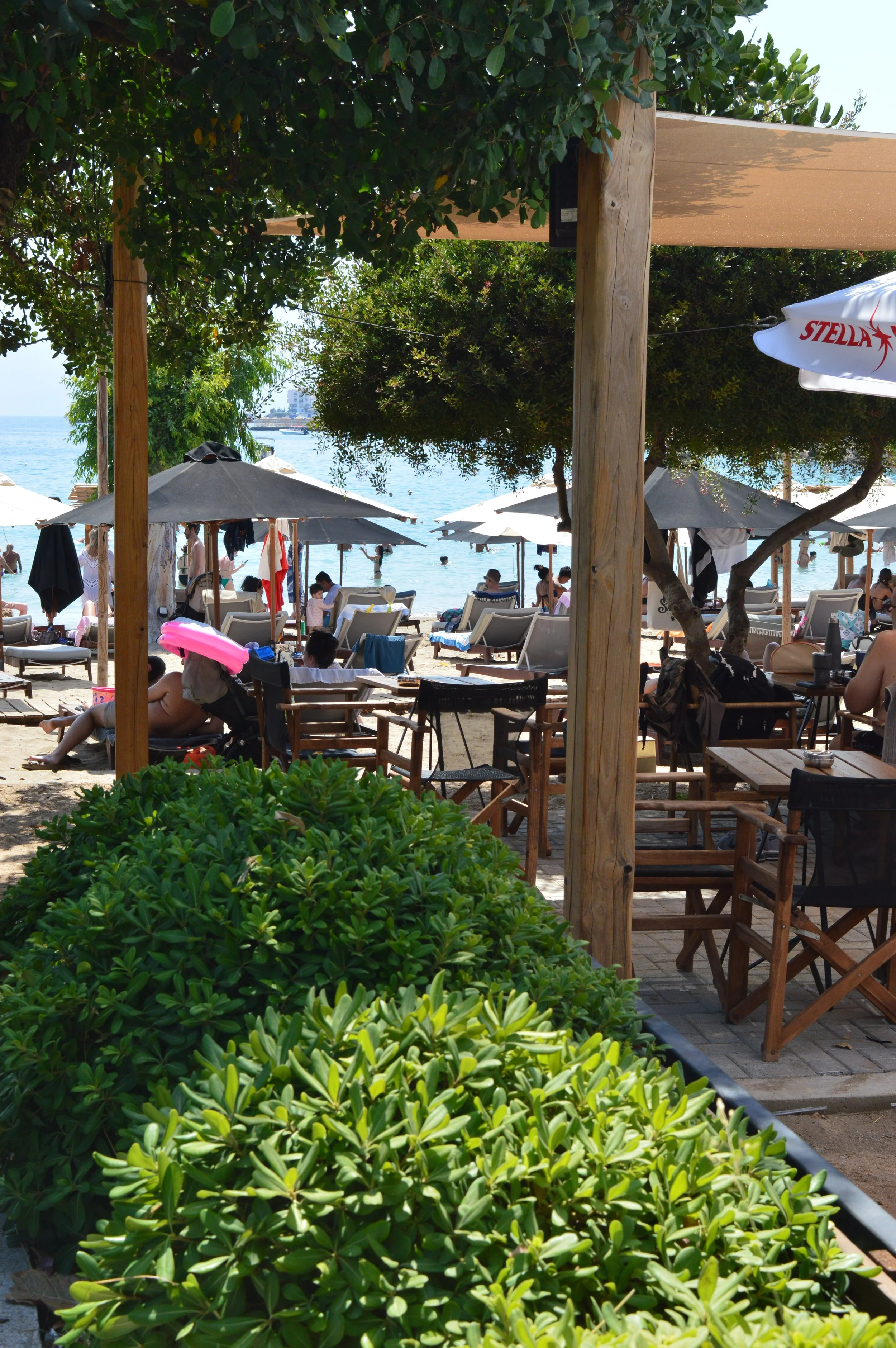 Ammoudi beach cafe