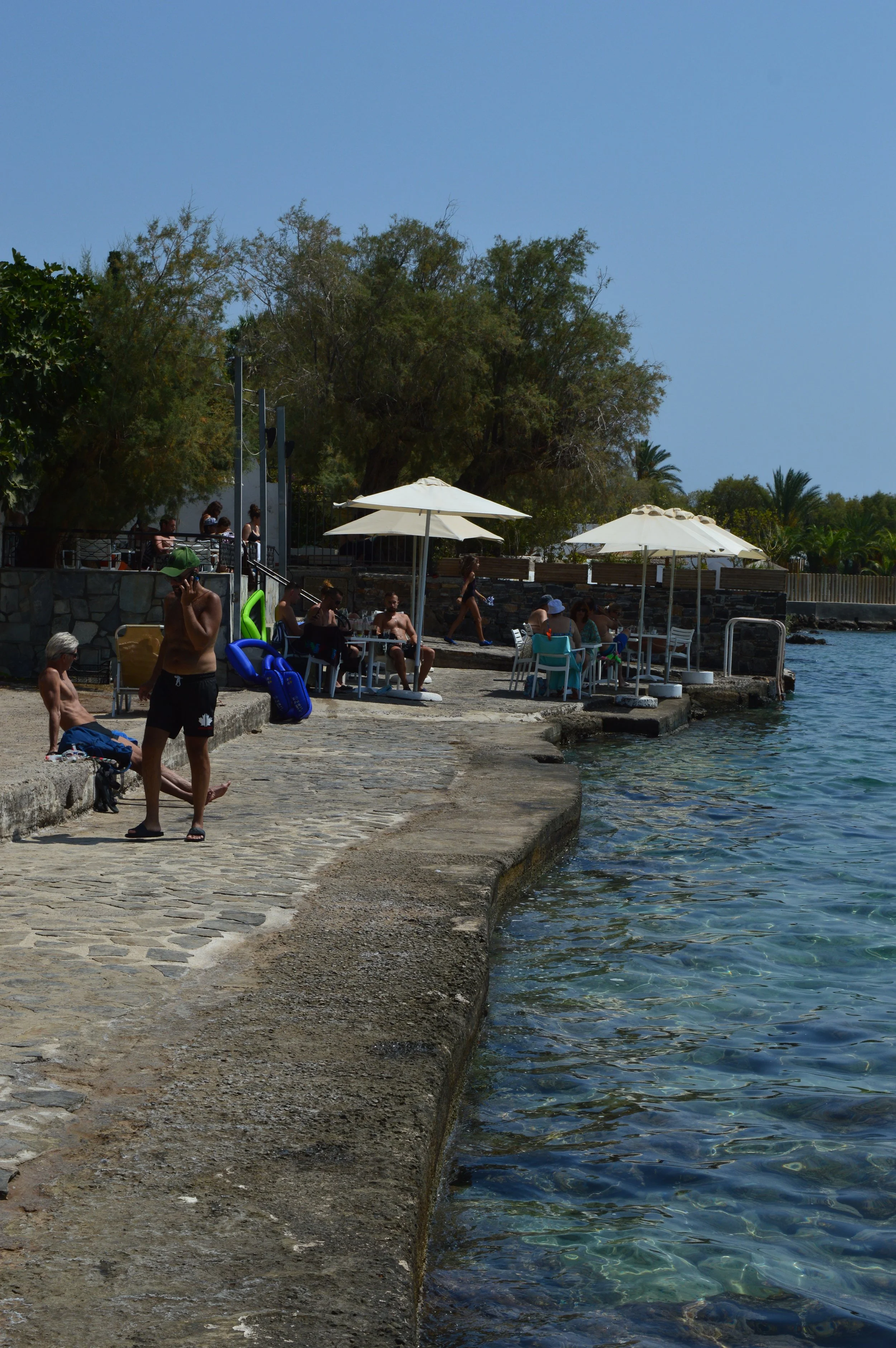 Ammoudi beach Polidoras cafe