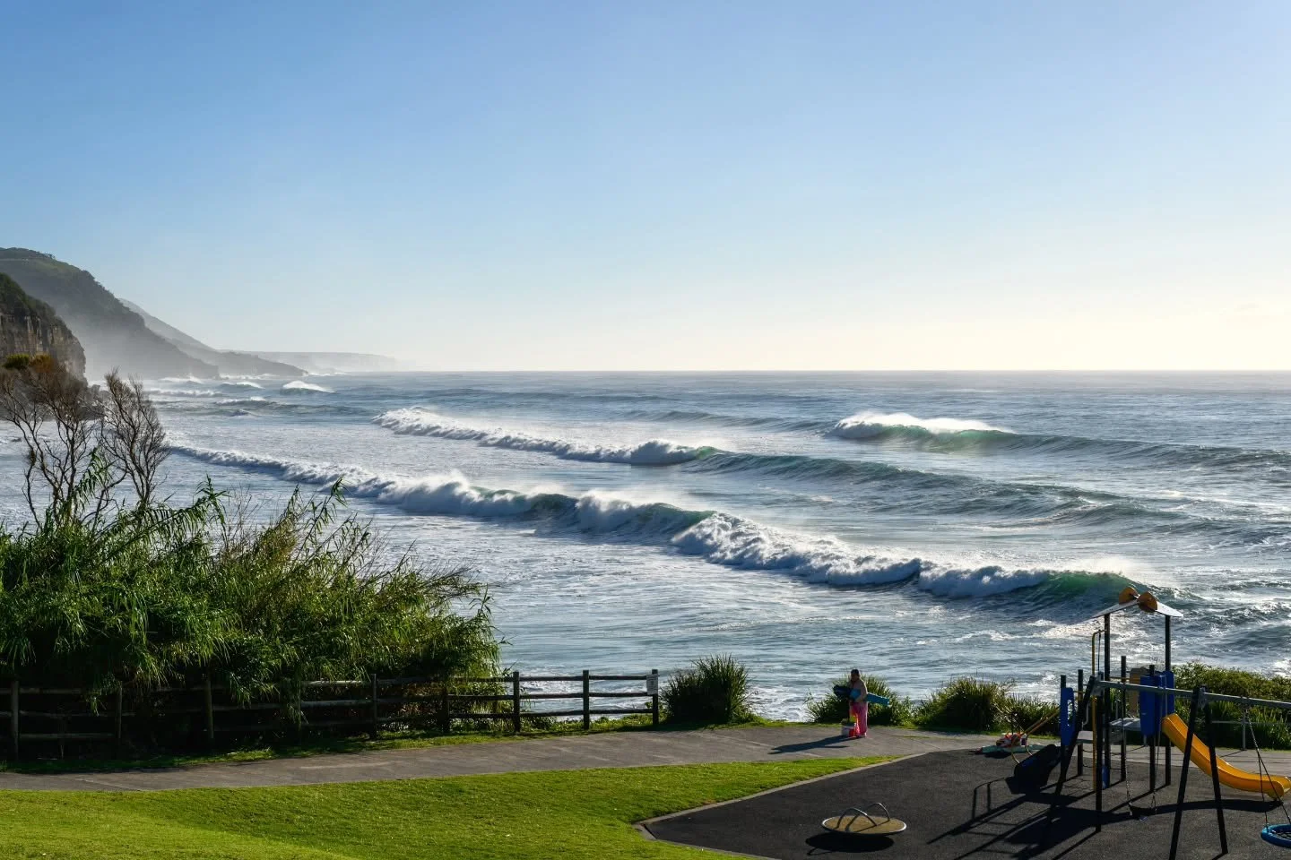 The swell lines rolling into Coalcliff on Friday. I took this when I got back up to the car, such a cool view when the swell is a decent size