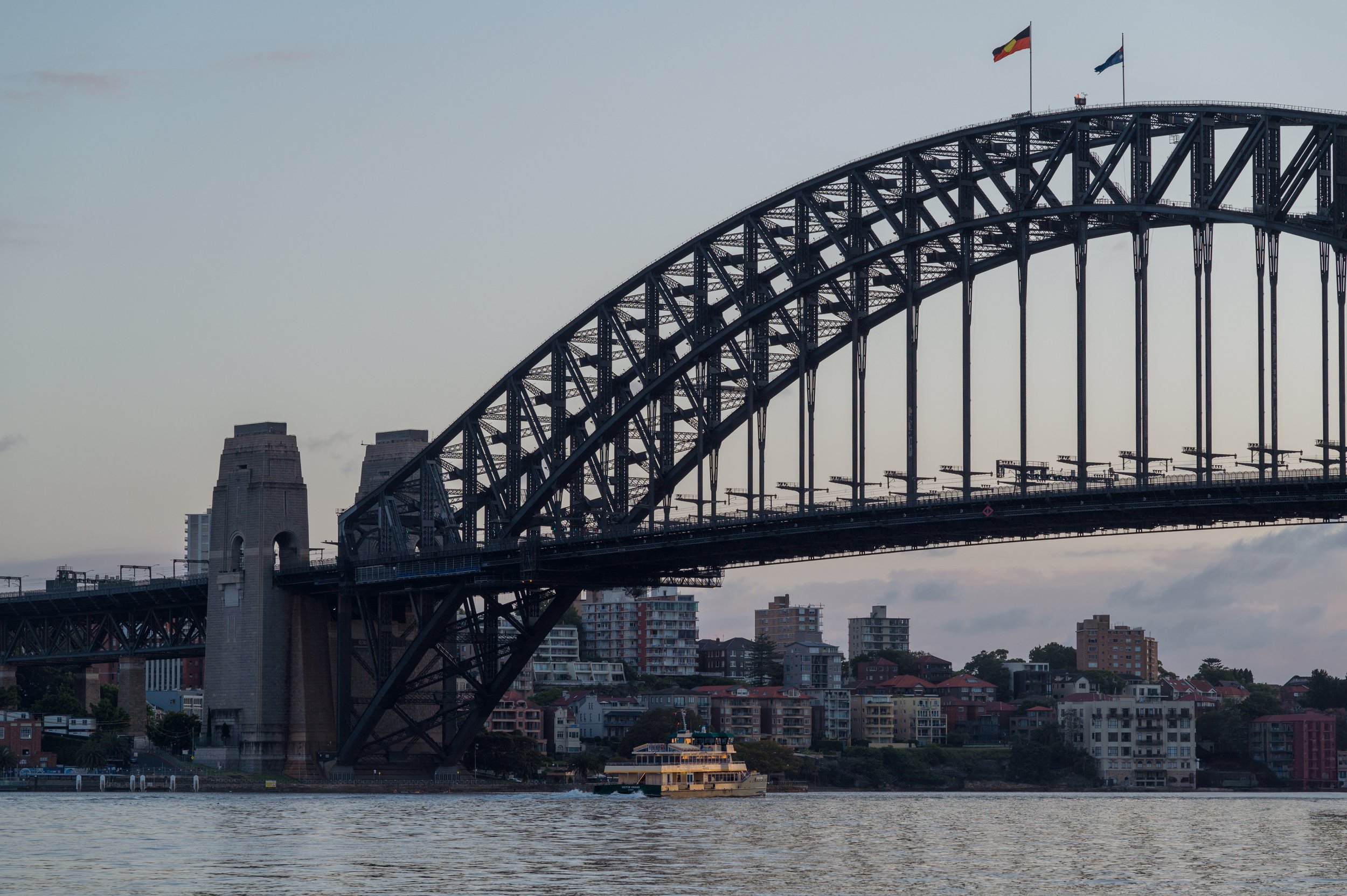 FerryUnderBridge30-12-24.jpg