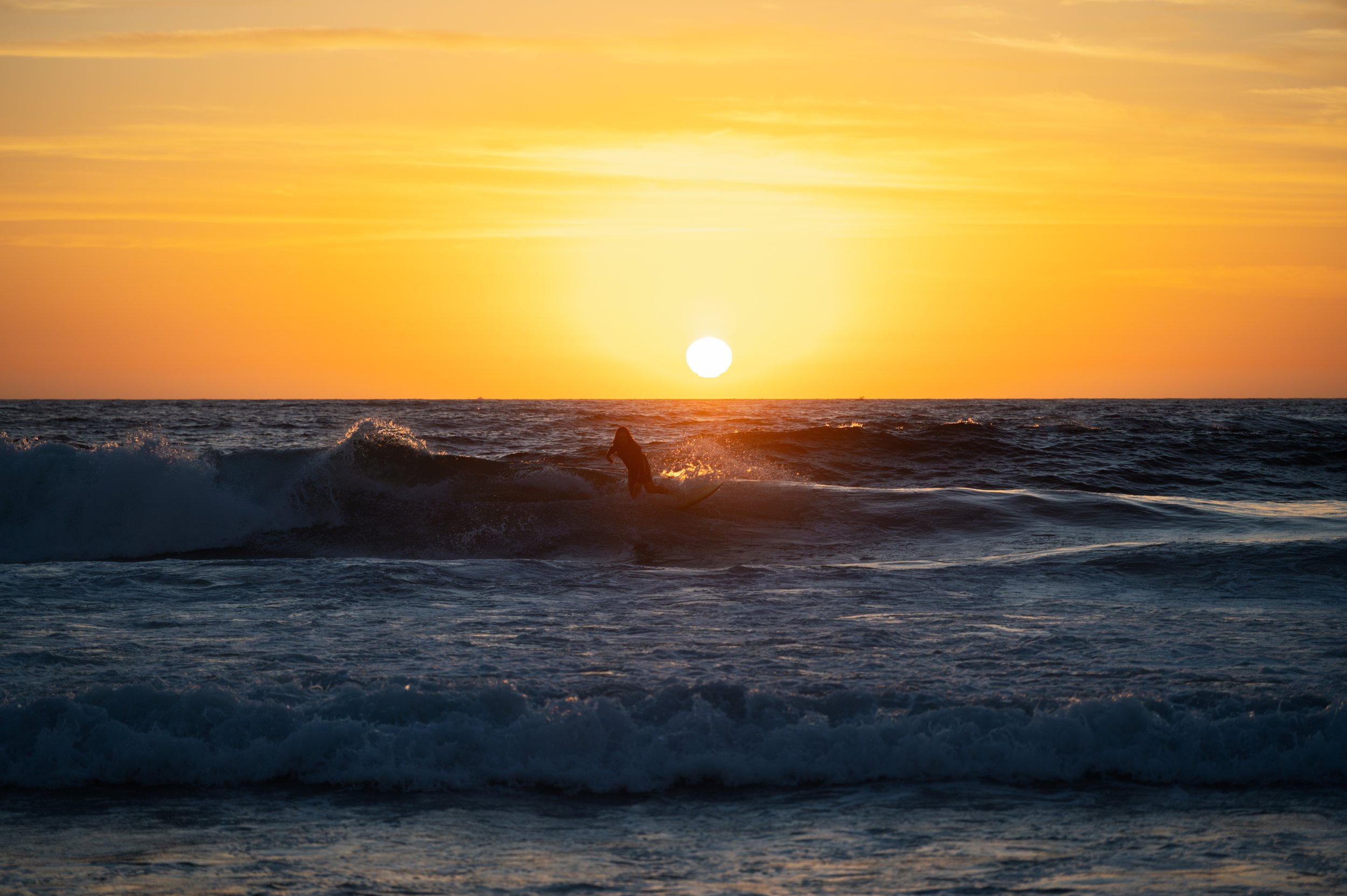 WoononaSunriseSurfer28-02-25.jpg