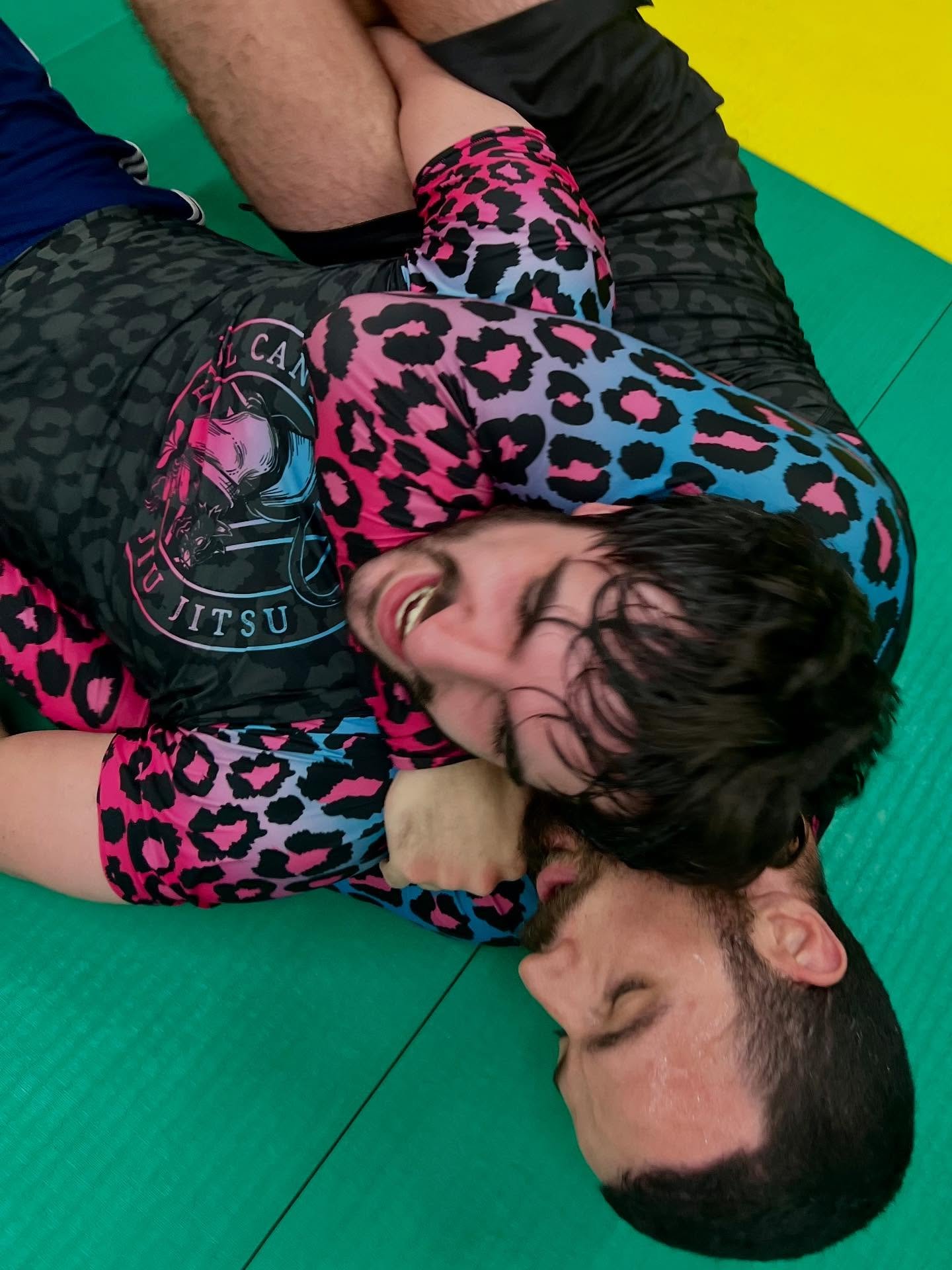 Acci&oacute;n del d&iacute;a. 🤼

#bjj #judo #jiujitsu #brazilianjiujitsu #wrestling #nogi #bjjenespanol #bjjspain #jiujitsuenespa&ntilde;ol #jiujitsulifestyle #bjjlifestyle #ibjjf #ajp #uaejj #crucifix