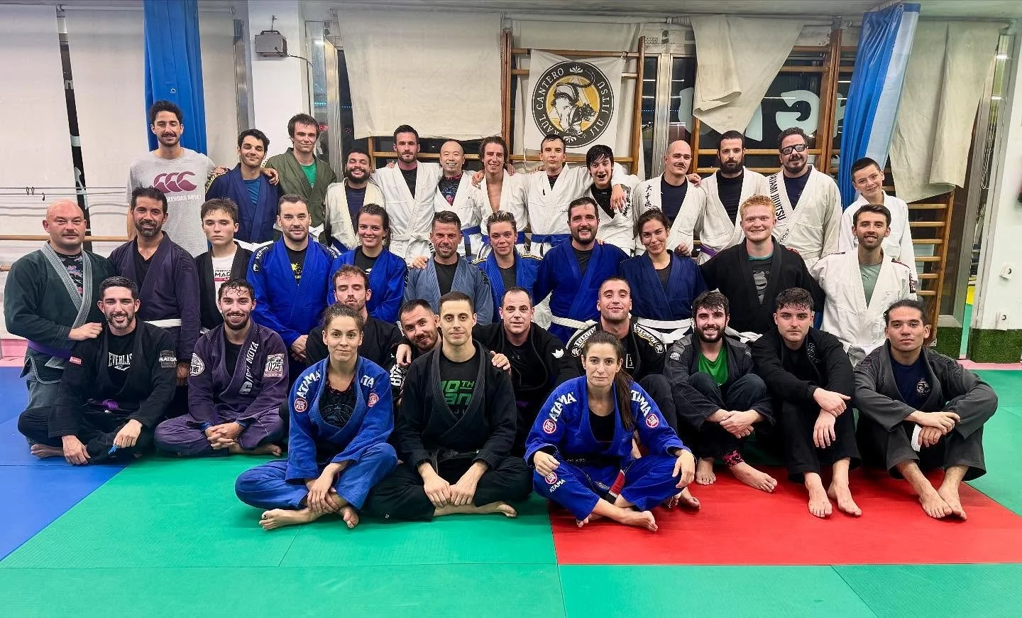Martes en Barrio del Pilar. 

#bjj #judo #jiujitsu #brazilianjiujitsu #wrestling #nogi #bjjenespa&ntilde;ol #bjjspain #jiujitsuenespa&ntilde;ol #jiujitsulifestyle #bjjlifestyle #ibjjf #ajp #bjjgirl #bjjspain