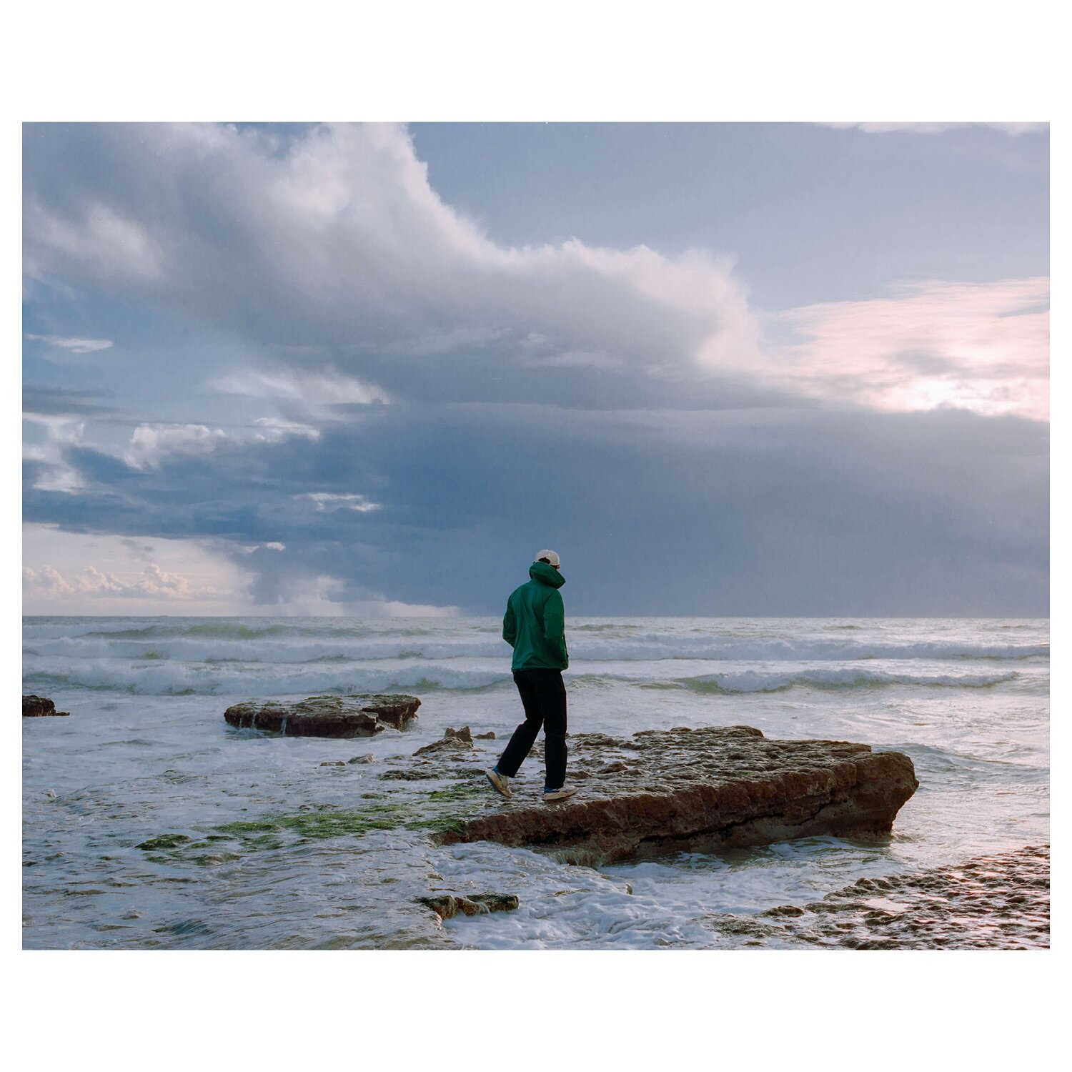 storm&rsquo;s a&rsquo;comin. 

🎞 // Kodak Portra 400
📷 // Mamiya 7ii