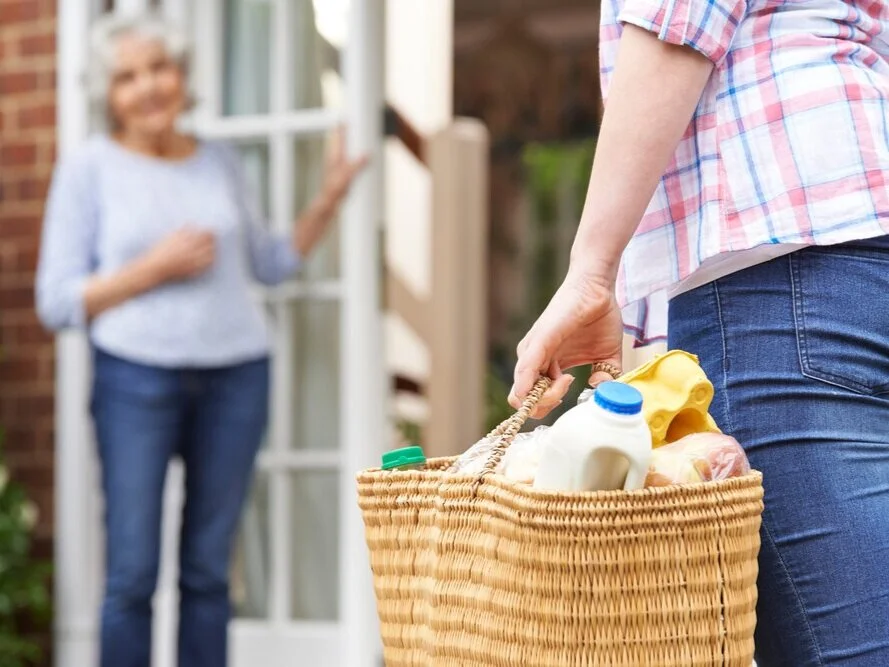ErrandsWe love to shop! We can help you pick up prescriptions, gather mail or do general shopping.