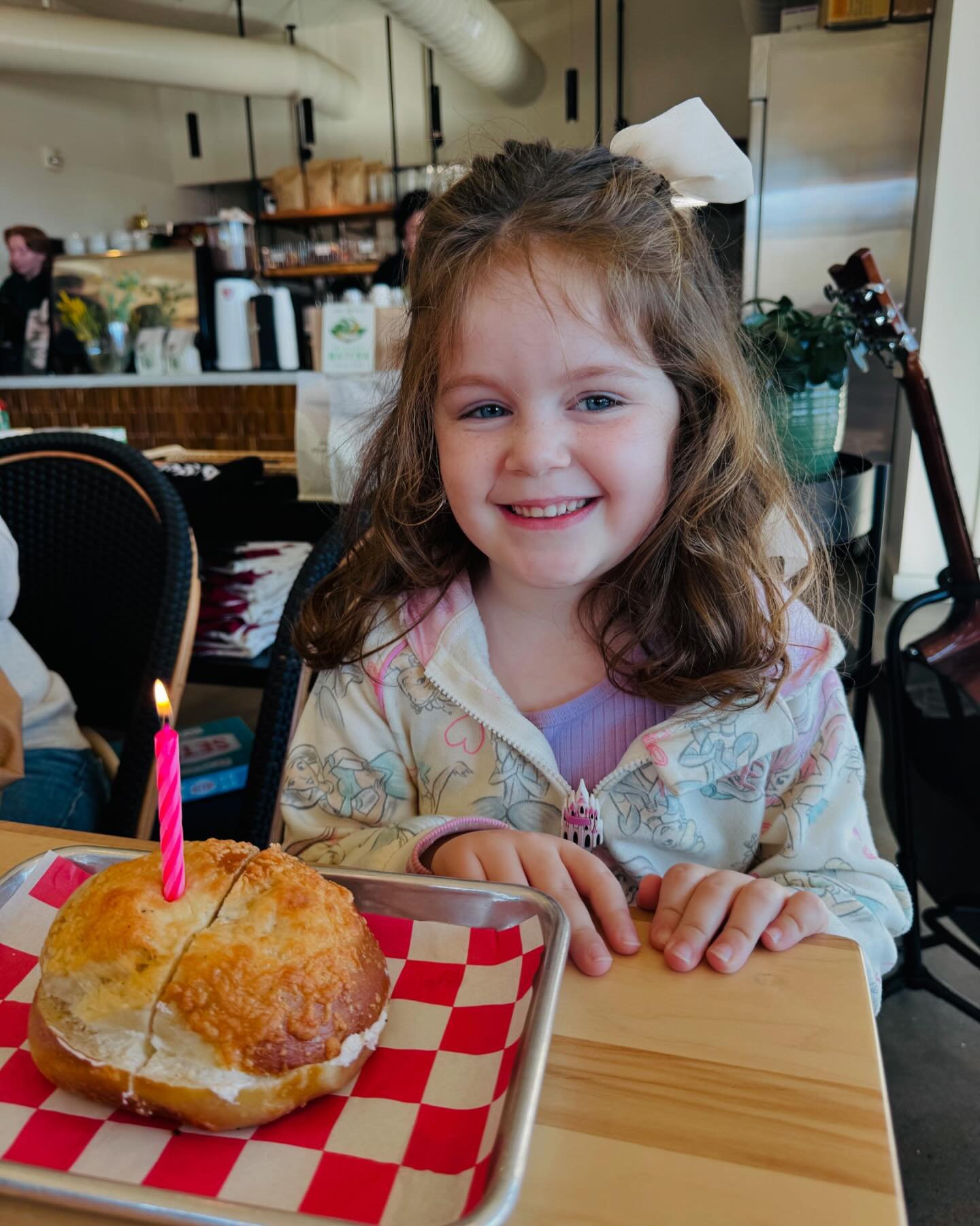 What&rsquo;s better than a birthday cake? A birthday bagel, of course! 

ALSO SHOUT OUT TO OUR AMAZING TEAM FOR HELPING CELEBRATE OUR SWEET BAGEL GIRL ON HER 5TH BIRTHDAY 🎂 

#ThanksALox