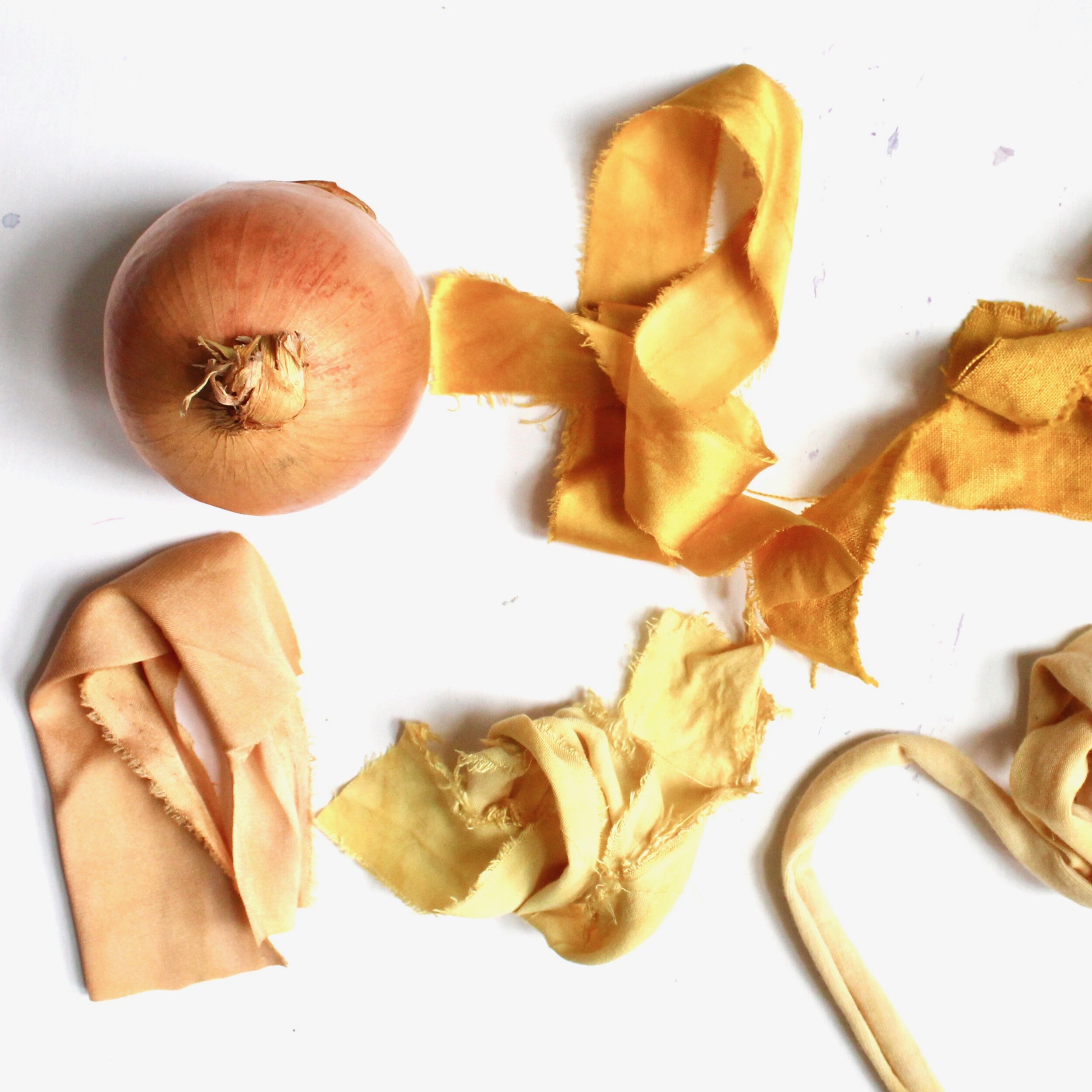 Yellow Onion SkinsThe skins of a yellow onion make varying shades of yellow and gold.