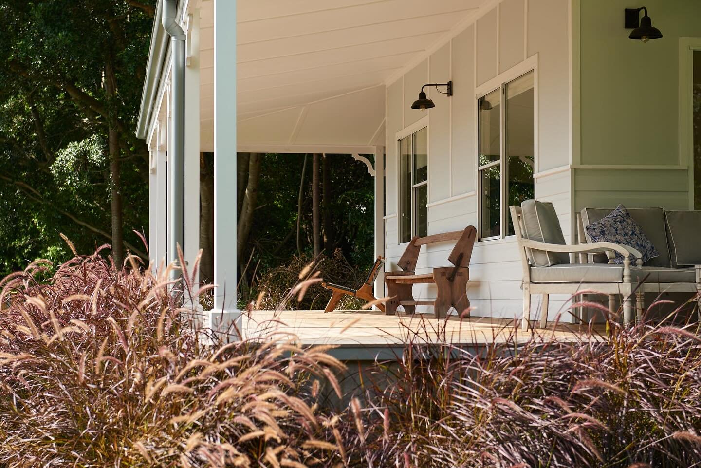 The lovely Ewingsdale Cottage. Just relisted! DM for 2024 availability. 

#byronbay #byronaccommodation #holiday #country #veranda #cottage