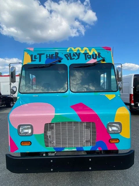 Megan lewis_ dicks sporting Goods_ mural_4.jpg