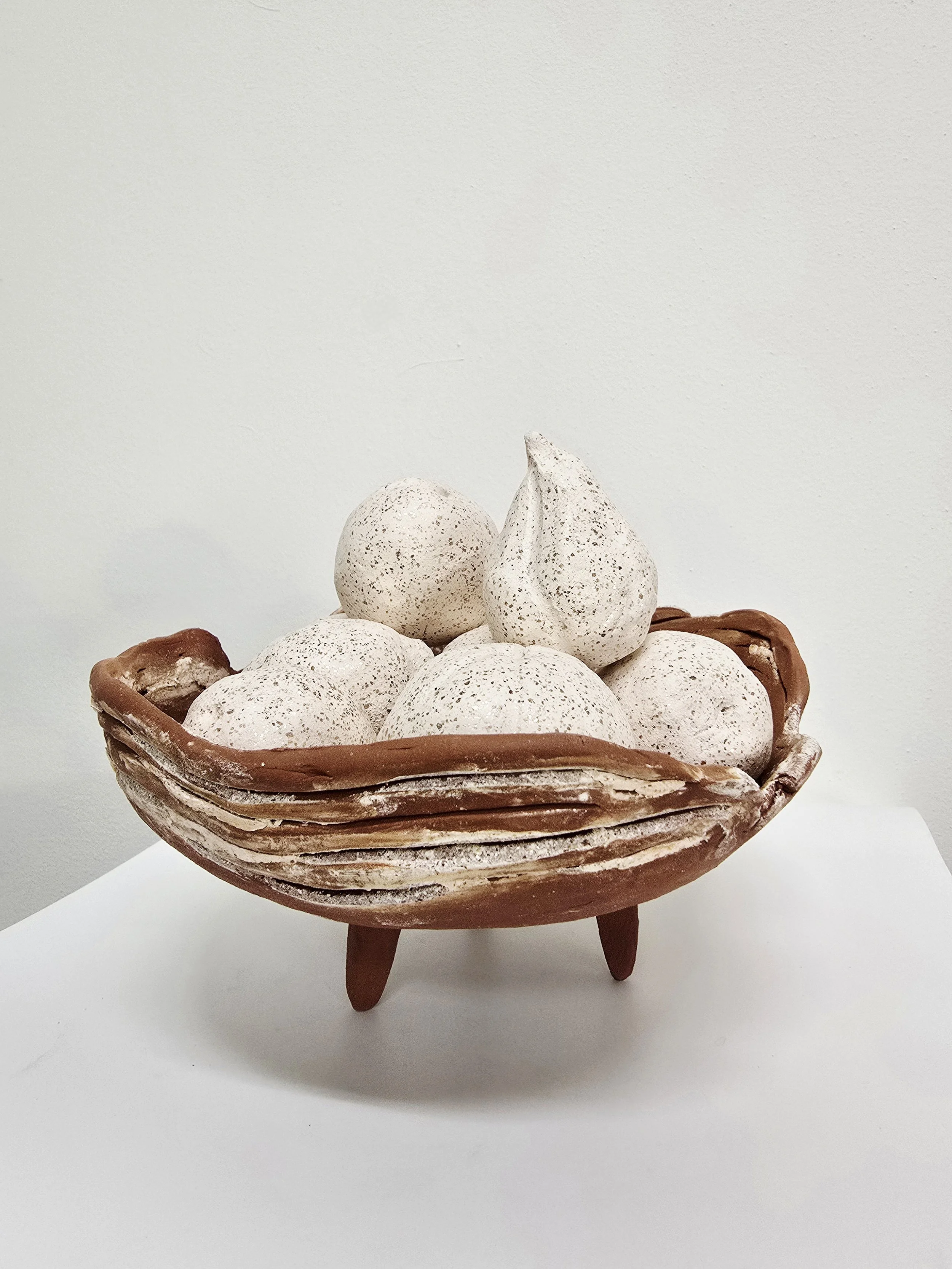 frutos de los veranos pasados (fruits of summers past), 2025 
wild red clay (Crete), white Micaceous clay (New Mexico) 
9 x 8 x 7 inches
$500