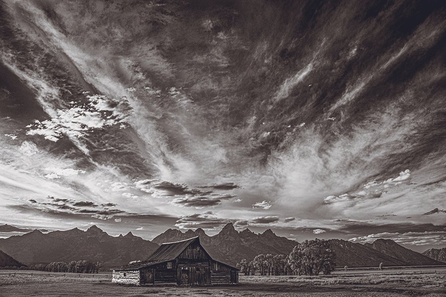 "B&amp;W Barn"