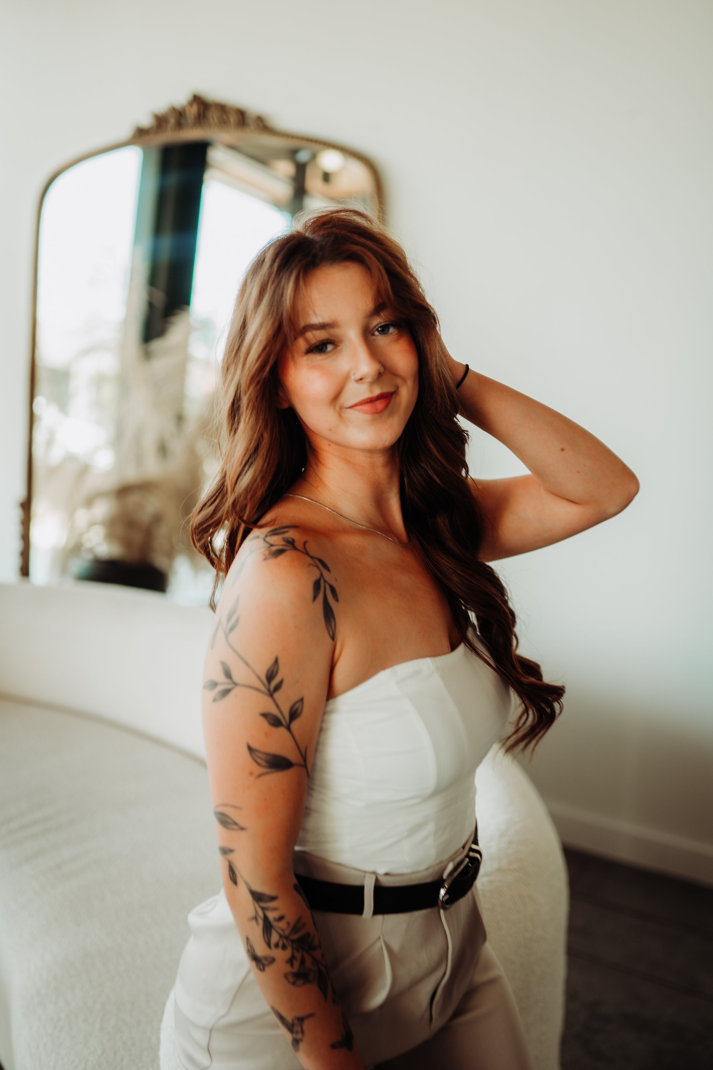 DeeAnna/Junior Stylist