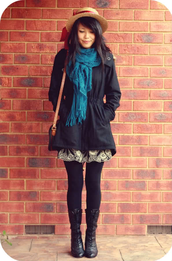 Teal Ruffle Scarf & a Vintage Boater