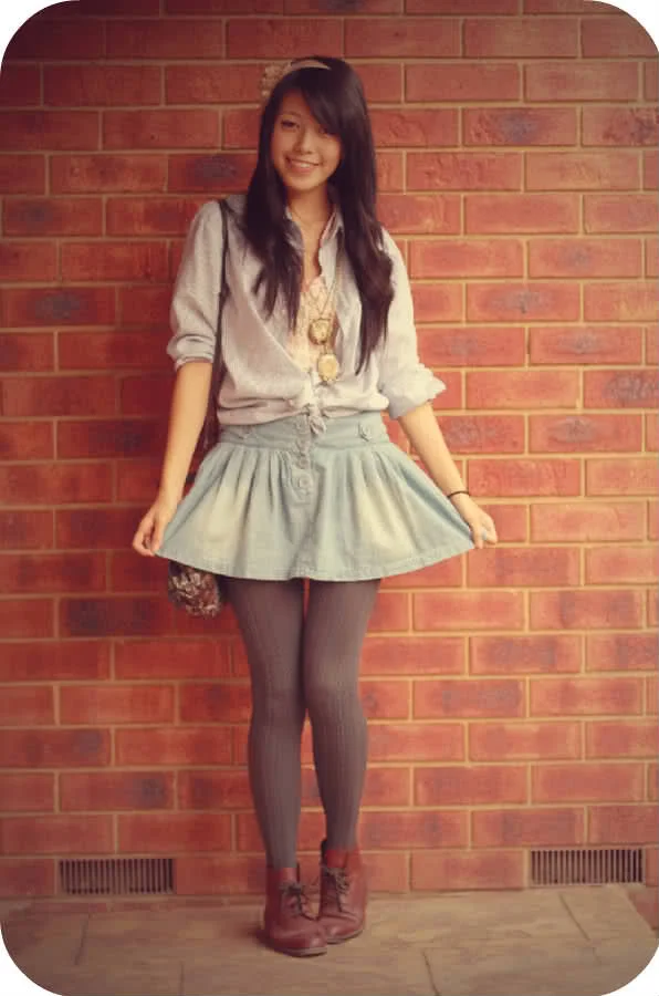 Mellowy Blues & a Floral Tapestry Bag