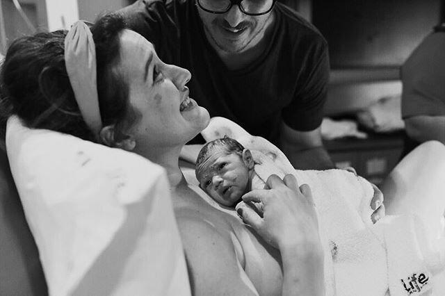What a wonderful privilege to capture your friends bringing their baby girl into the world 😭
-
I (Emma) have been so hesitant to photograph births but a curiosity and courage compelled me to give it a chance, and it was an unreal experience that I s