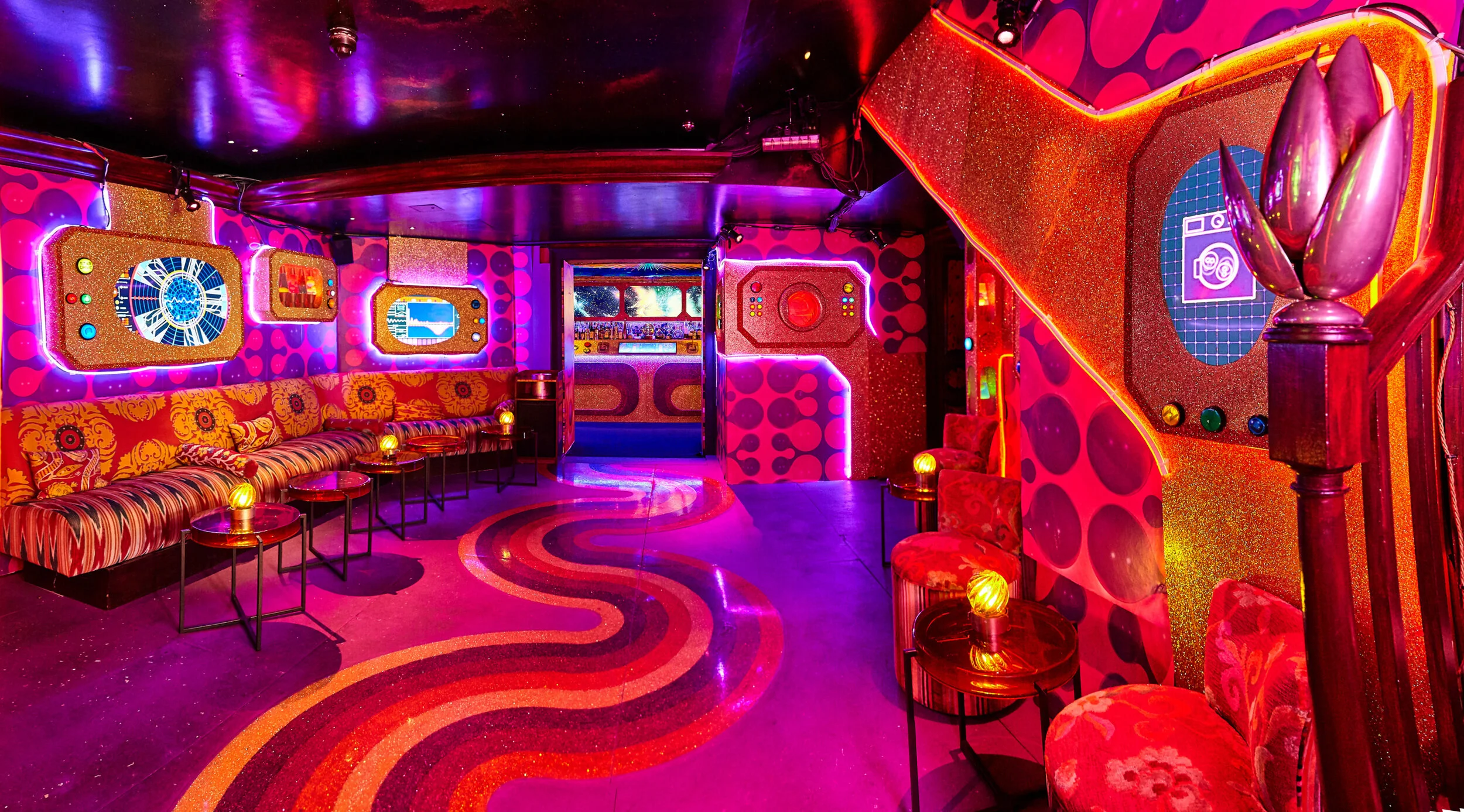 003 Lounge Pano 03.jpg
