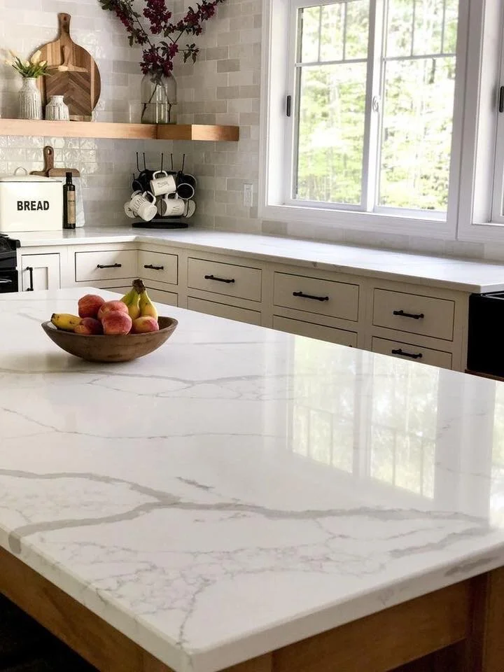 Calacatta Finesse Quartz 2025