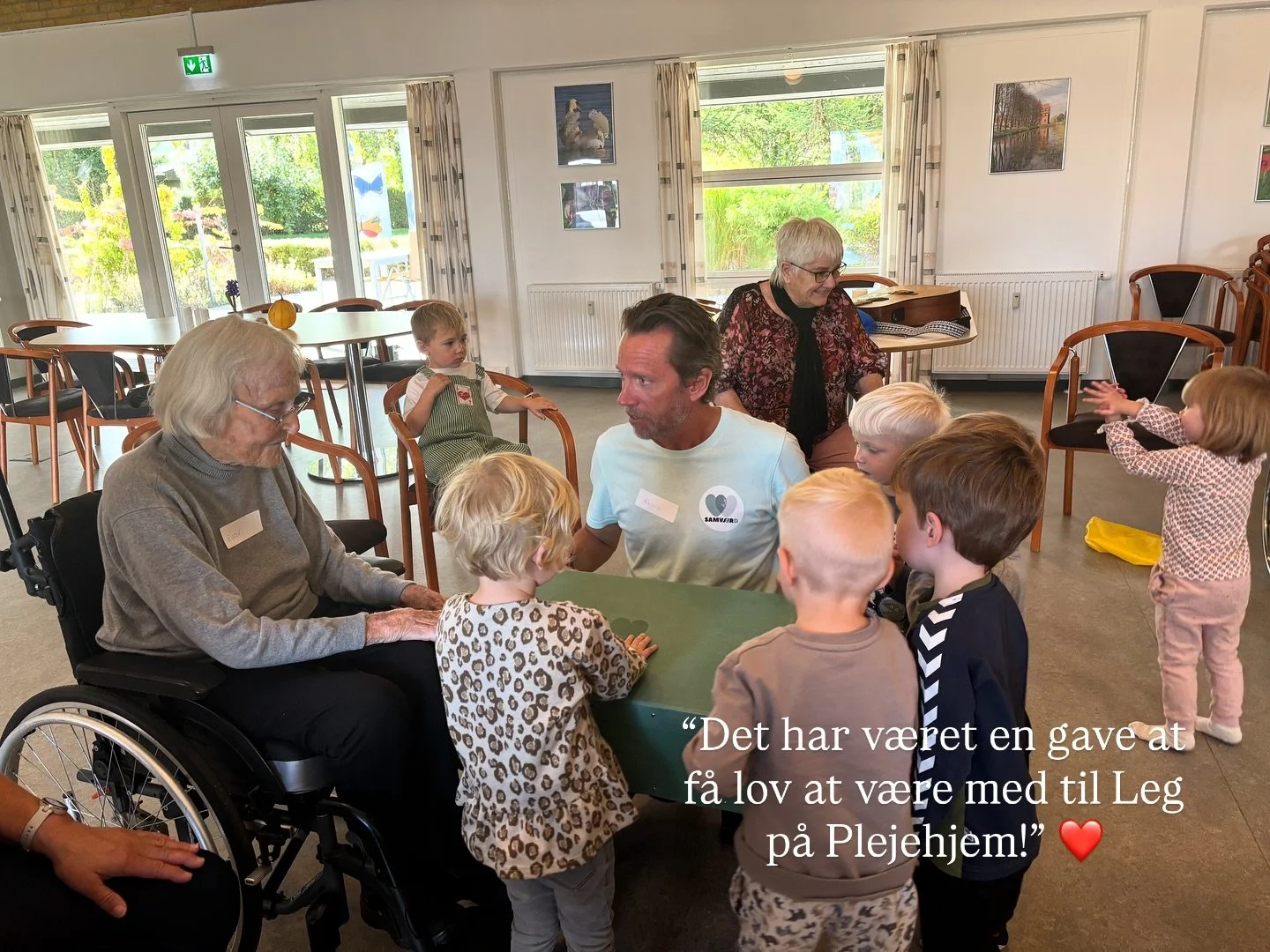 Leg på Plejehjem findes nu også i Slagelse 🙏🥳✨
Aktivitetsmedarbejder Conni Kristensen har sendt os disse skønne billeder og roser initiativet:
“Det har været en gave at få lov at være med til Leg på