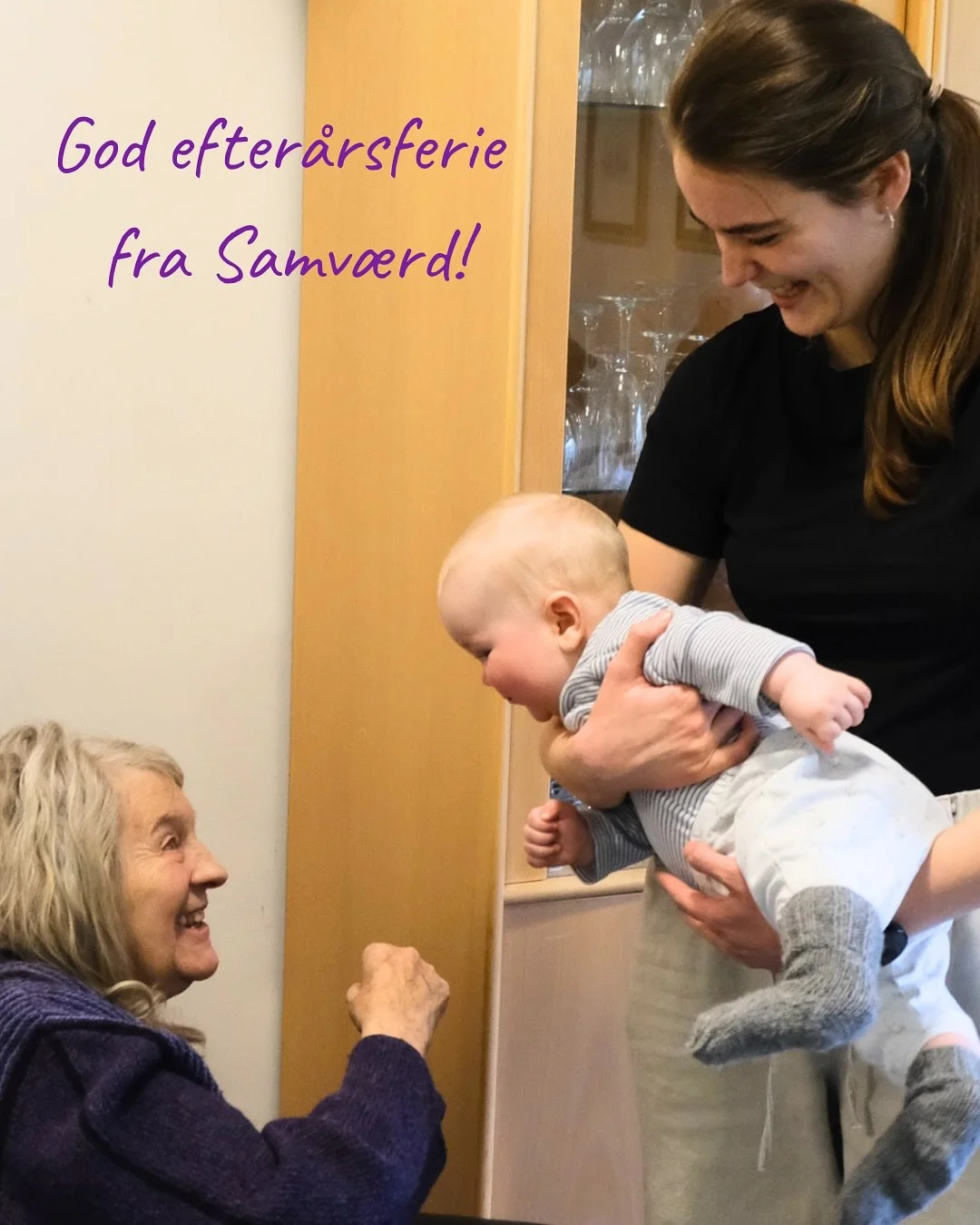 Rigtig god efterårsferie fra alle os i Samværd 🍂🍁🤗
Vi håber, I får tid og mulighed for at mødes på tværs af generationer med dem, I holder af ❤️
De fleste legestuer holder ferie - meeeen bl.a. på