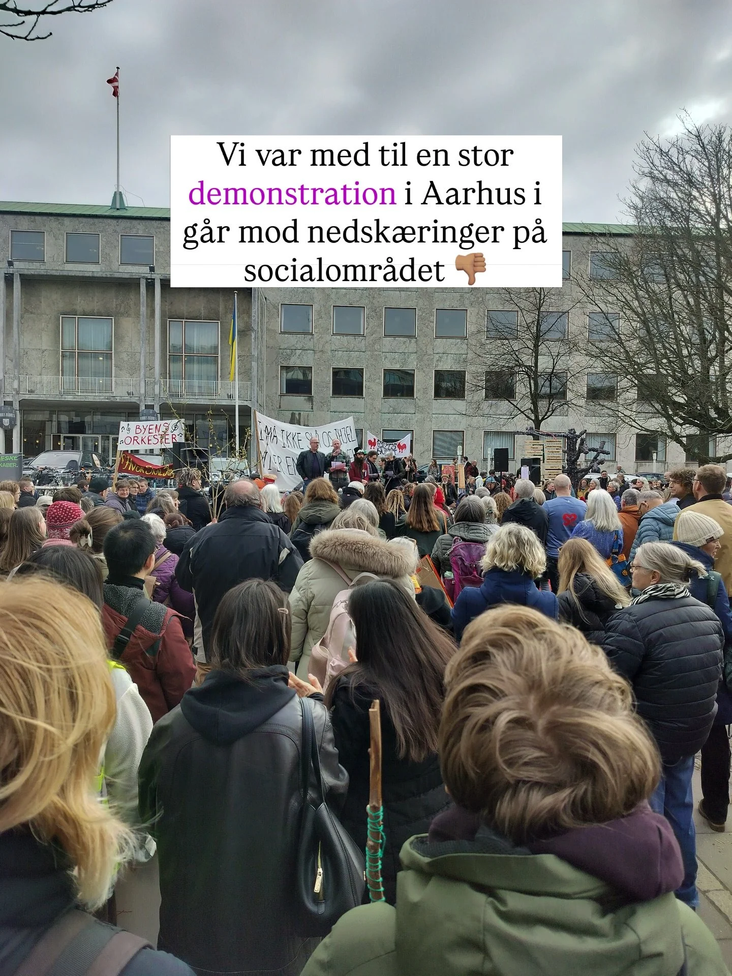Vi tror p&aring; civilsamfundet og st&aelig;rke f&aelig;llesskaber 🙏

Og vi synes det er vigtig at st&oslash;tte op om foreninger, der g&oslash;r en forskel 🌟

Derfor deltog vi i g&aring;r i en demonstration mod nedsk&aelig;ringer p&aring; socialom