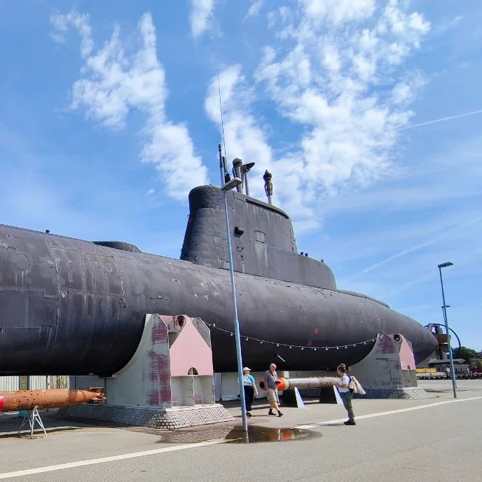 Spliffs and submarines: the two cultures and the state of DevOps