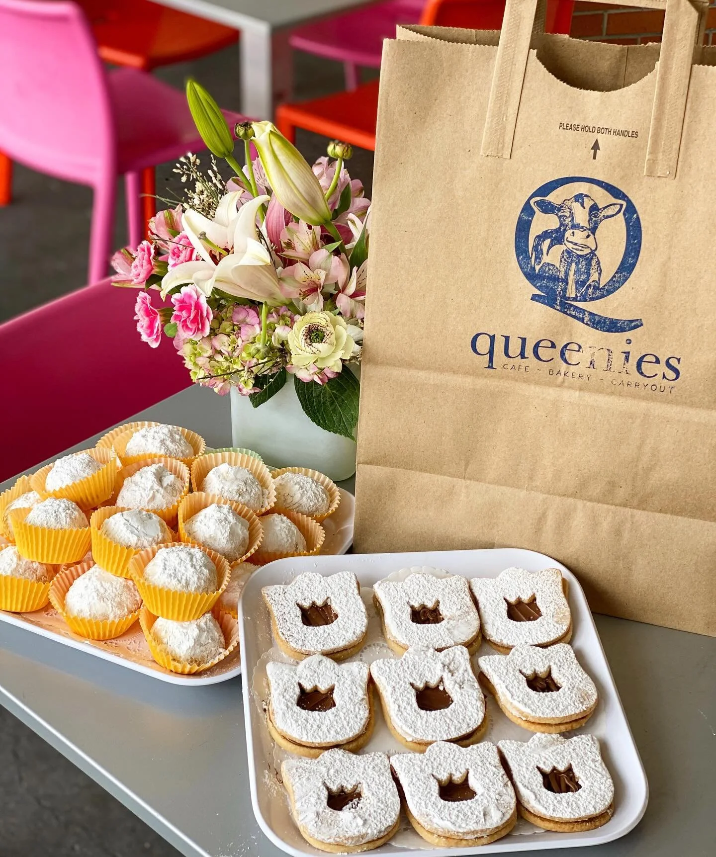 Spring in the Square is doing its thing 🌷🌷🌷

Pull up to the patio, grab a latte ☕️, and treat yourself to something sweet&mdash;because why not? Sunny vibes, chill mornings, and good food all day.