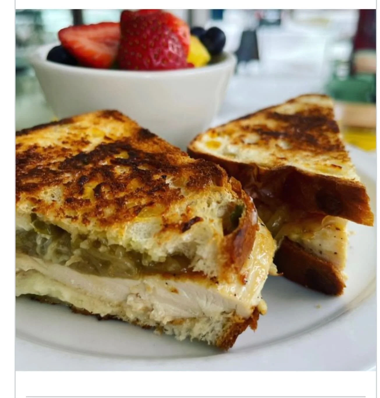 Cafe Pasquale&rsquo;s Chicken Sammie (caramelized onions &amp; jalape&ntilde;o relish, manchego, blue moon jalape&ntilde;o cheddar bread)