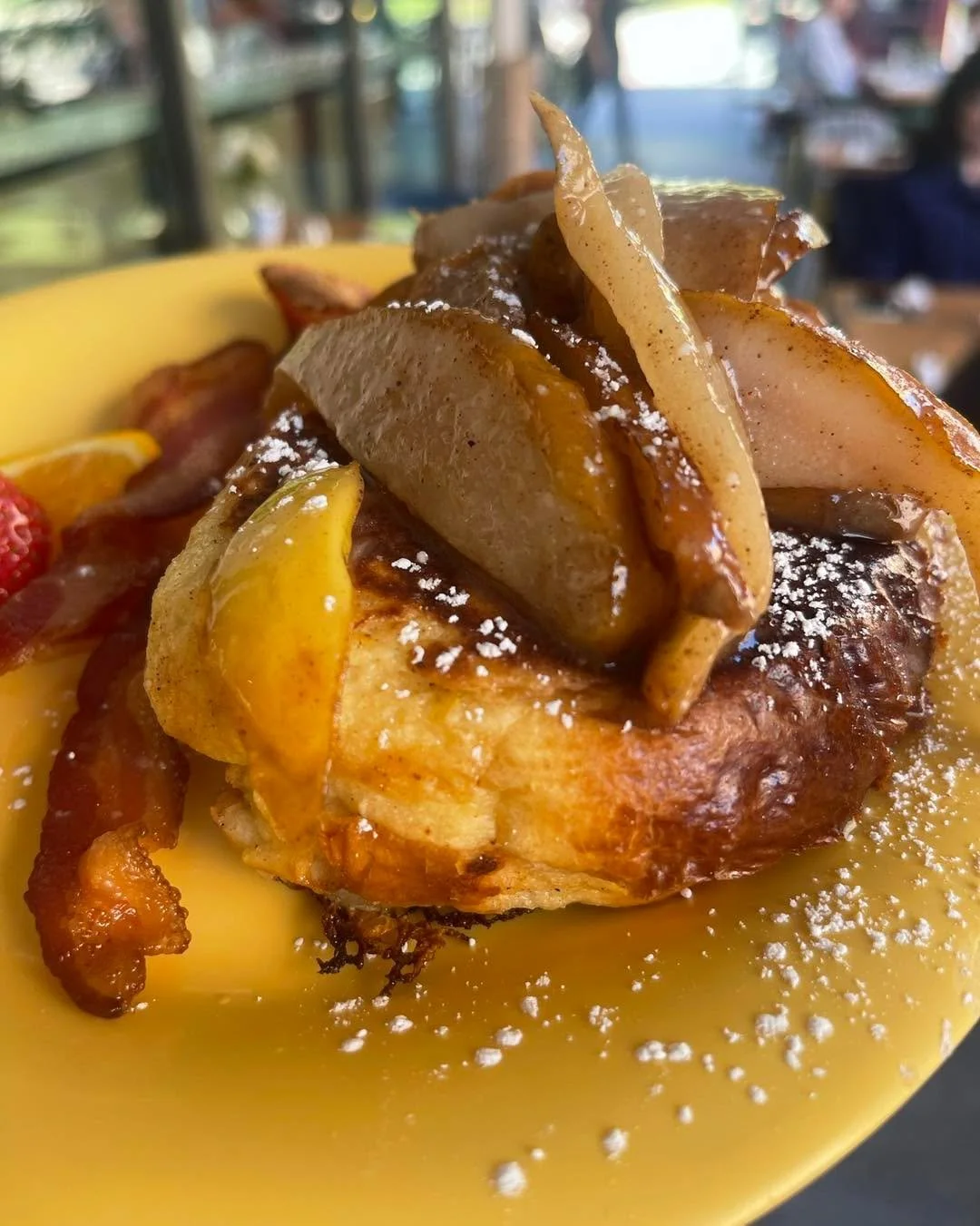 Good Morning 😋

SAUT&Eacute;ED PEAR PAIN PERDU w/bacon
overnight soaked custard french bread + sauteed spiced pears + lil powdered sugar