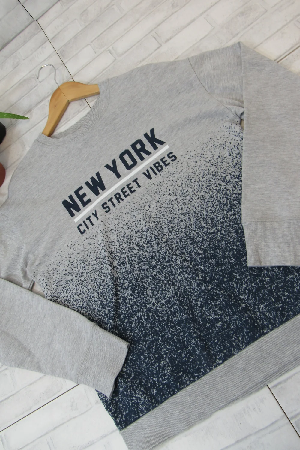 H and M New York Sweatshirt — FACT.Shop