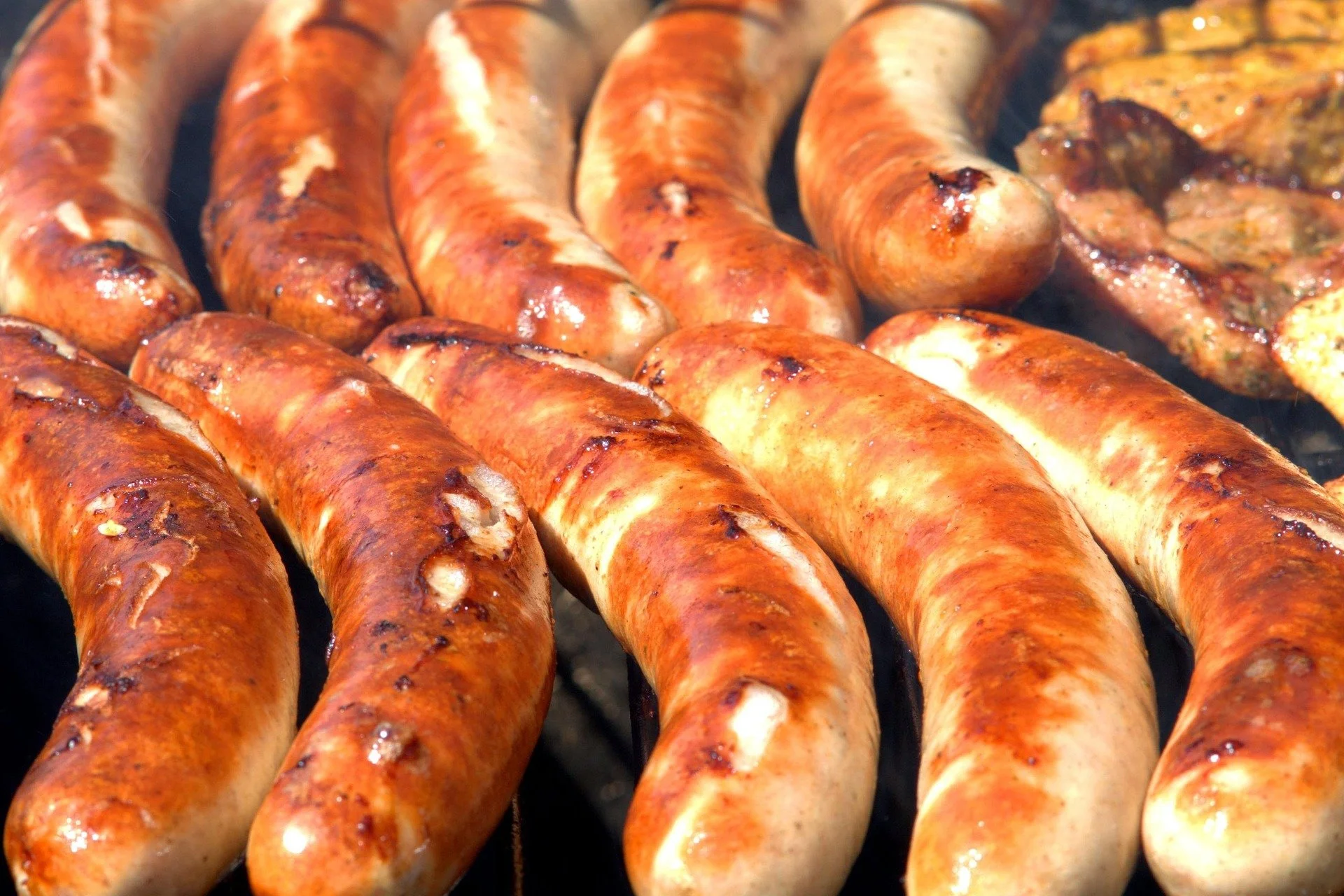 webandi-sausages-3524649_1920.jpg