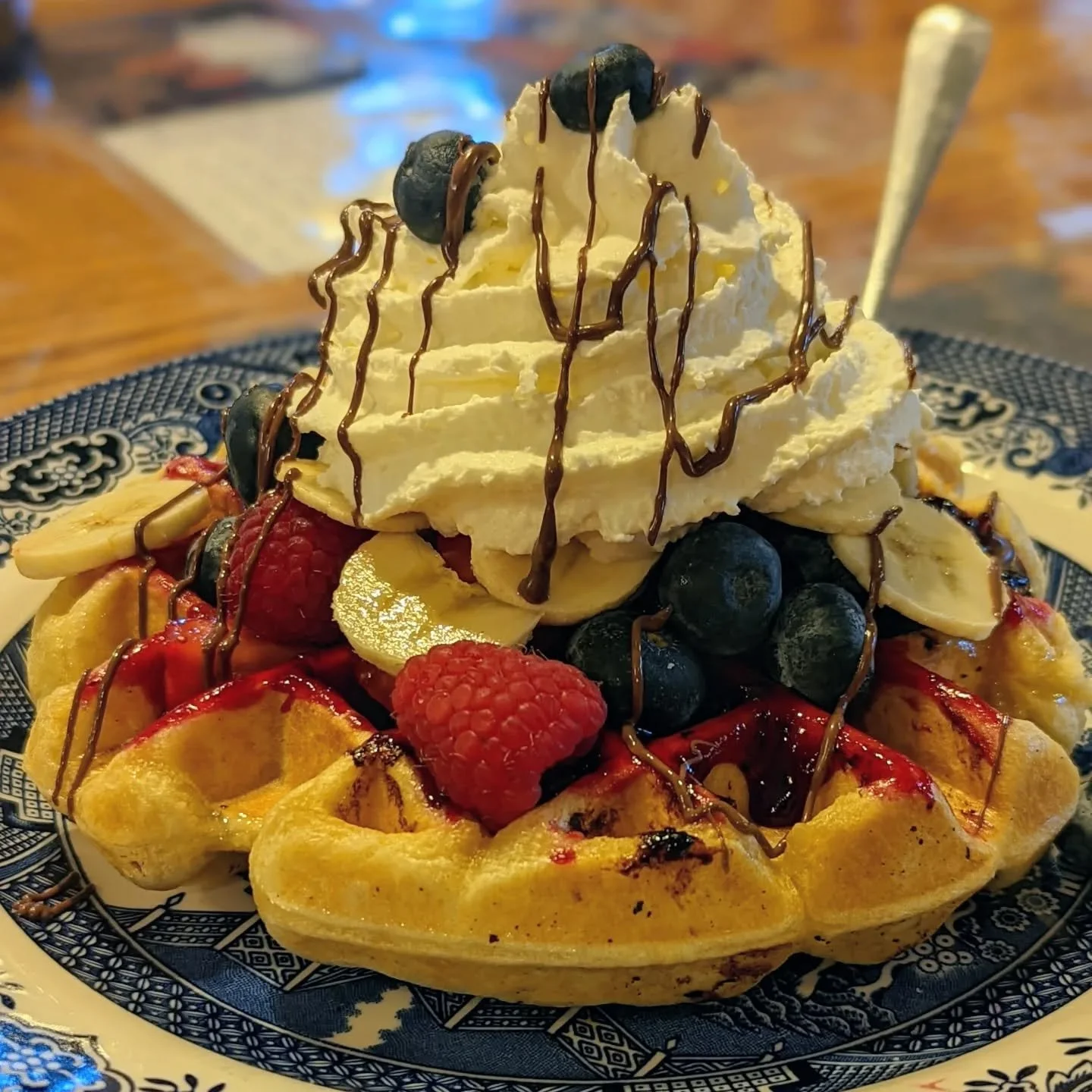 Le Barn Appetit is switching to fall hours. Starting Sept 17. We will be open Wednesday-Sunday from 8am-2pm. Our last day of the season is September 28th! Swing by and warm up with coffee, tea, crepes and waffles 🤍