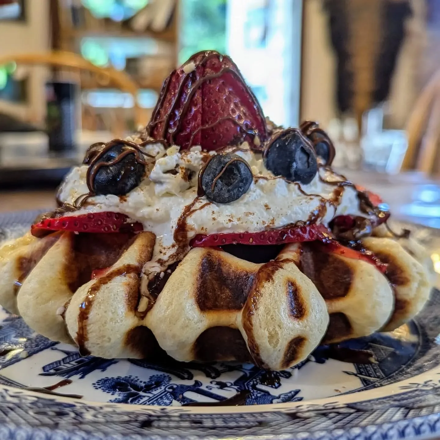 Summer tastes like fresh Belgian waffles 😍🤤👩🏼&zwj;🍳