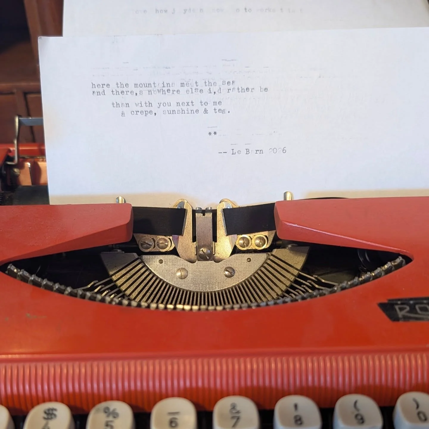 We put the typewriter in the creperie so guests could write their mothers from Alaska, but today someone left us a poem! I think we're gonna have to start a poetry wall 😍
