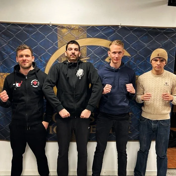Under helgen som var &aring;kte fyra maxade fighters fr&aring;n Alings&aring;s till Sk&ouml;vde f&ouml;r att t&auml;vla i Thaiboxning p&aring; galan &rdquo;Schl&auml;tta Fights&rdquo; tillsammans med coacherna @bongobongo81, @brodd_77 och @tim_ohman.