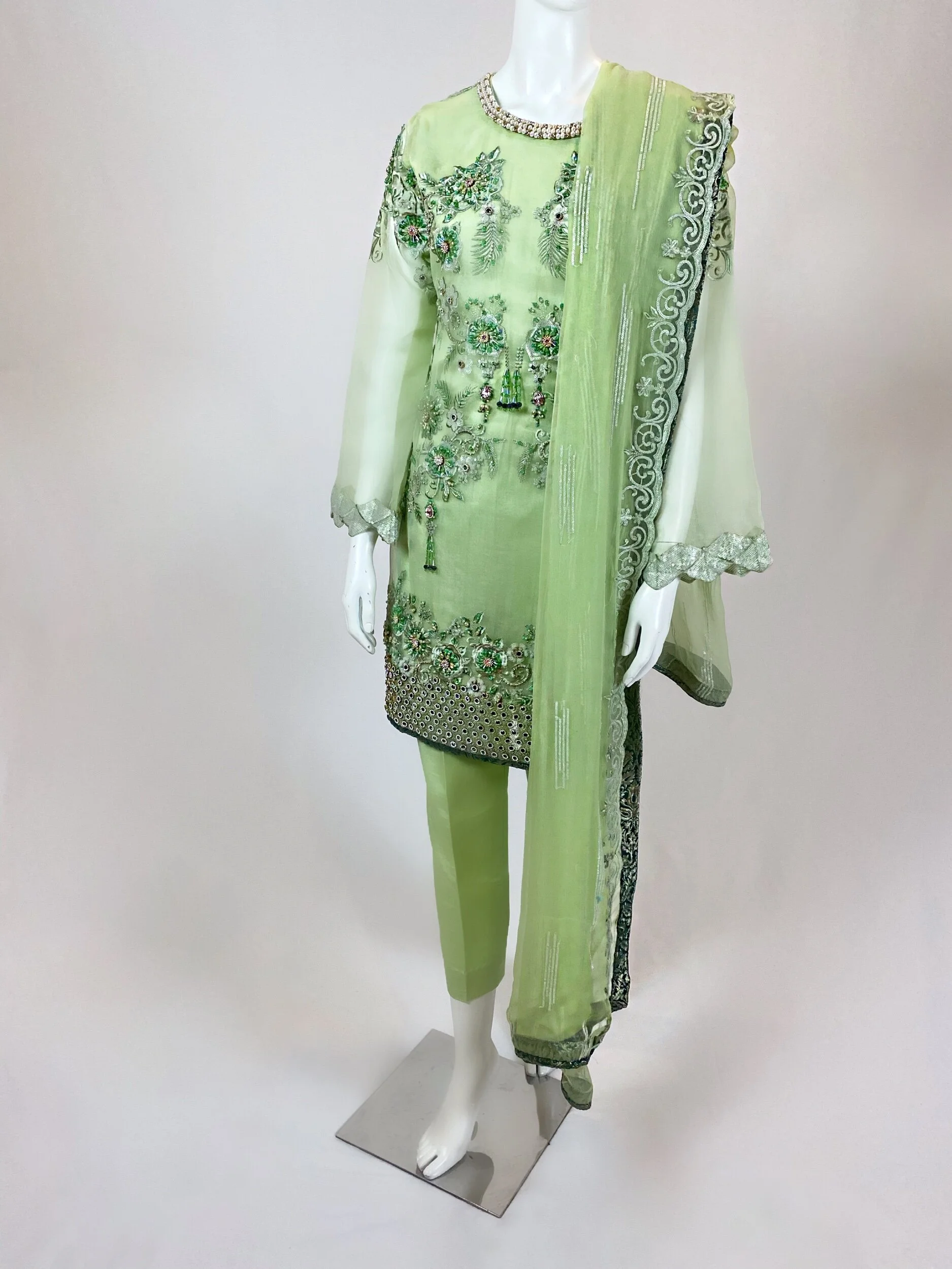 E101305E-8C92-4F5D-BD50-D867705D8777