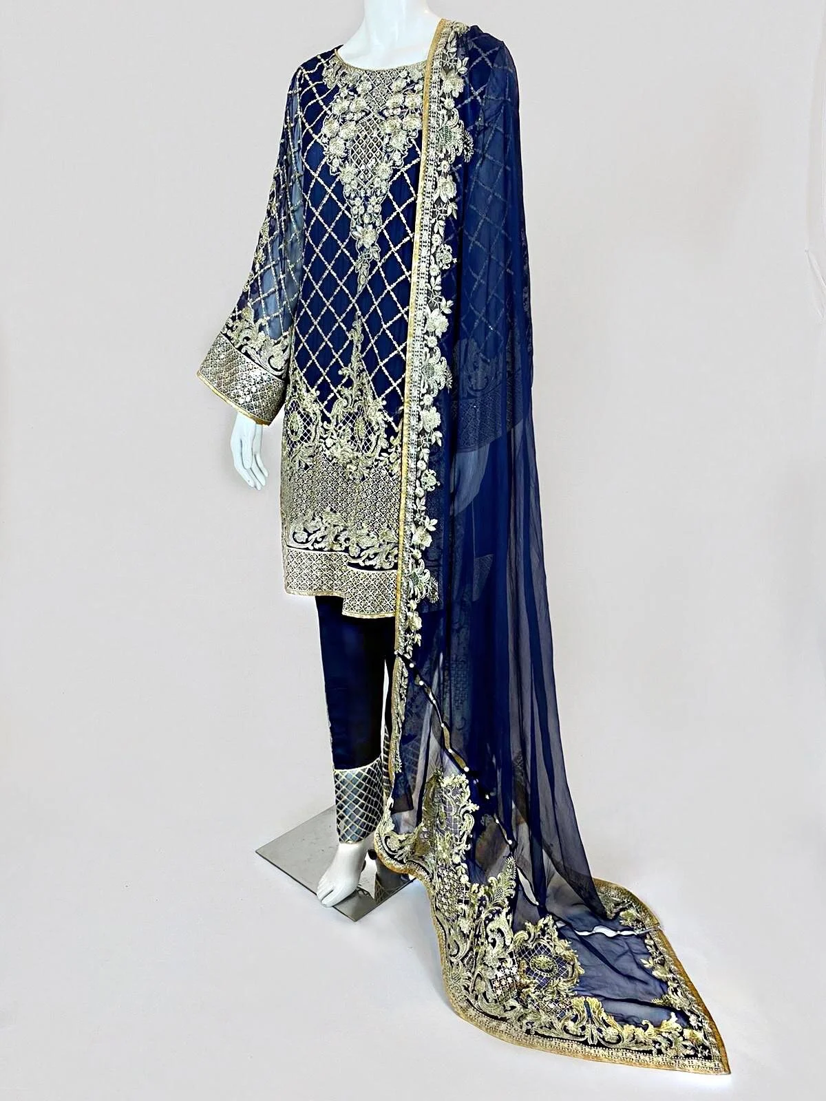 582D28BD-8882-4283-B107-6E7883A0DA95