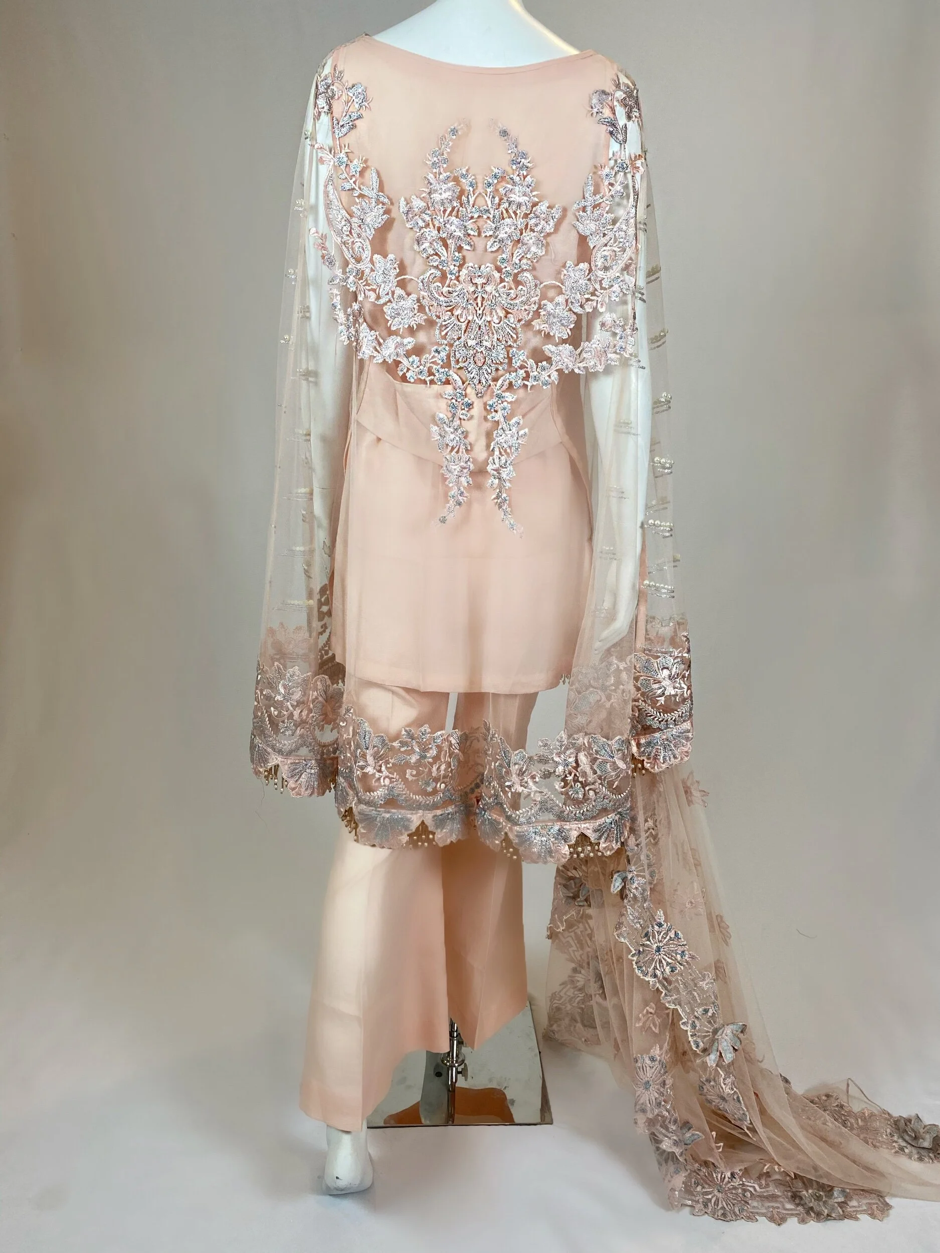 3609BD2E-5EFC-4199-A332-3625CDE0CCE4