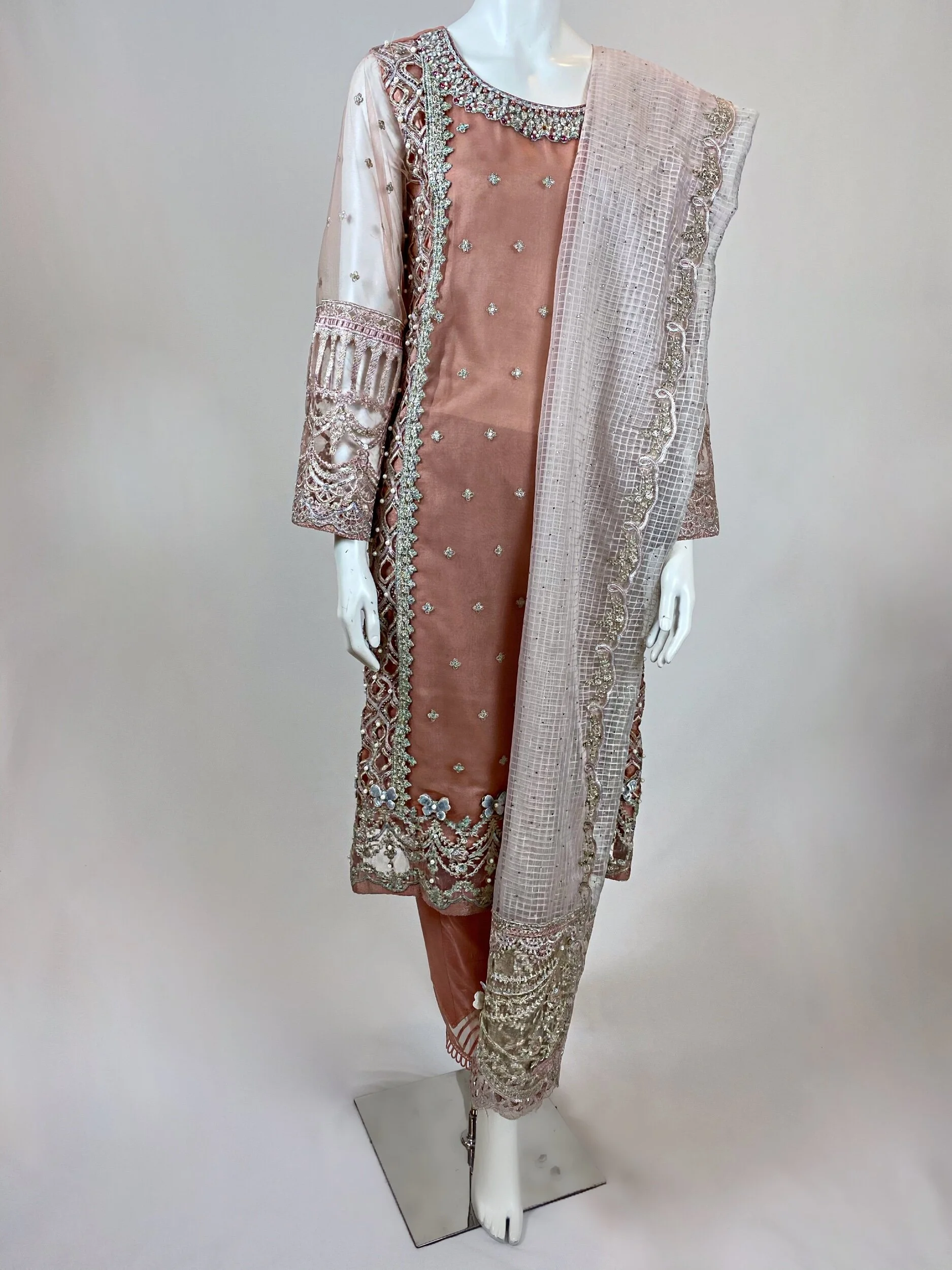 1741F789-8E5F-4EBB-AE4E-AD0D31E0BD9C