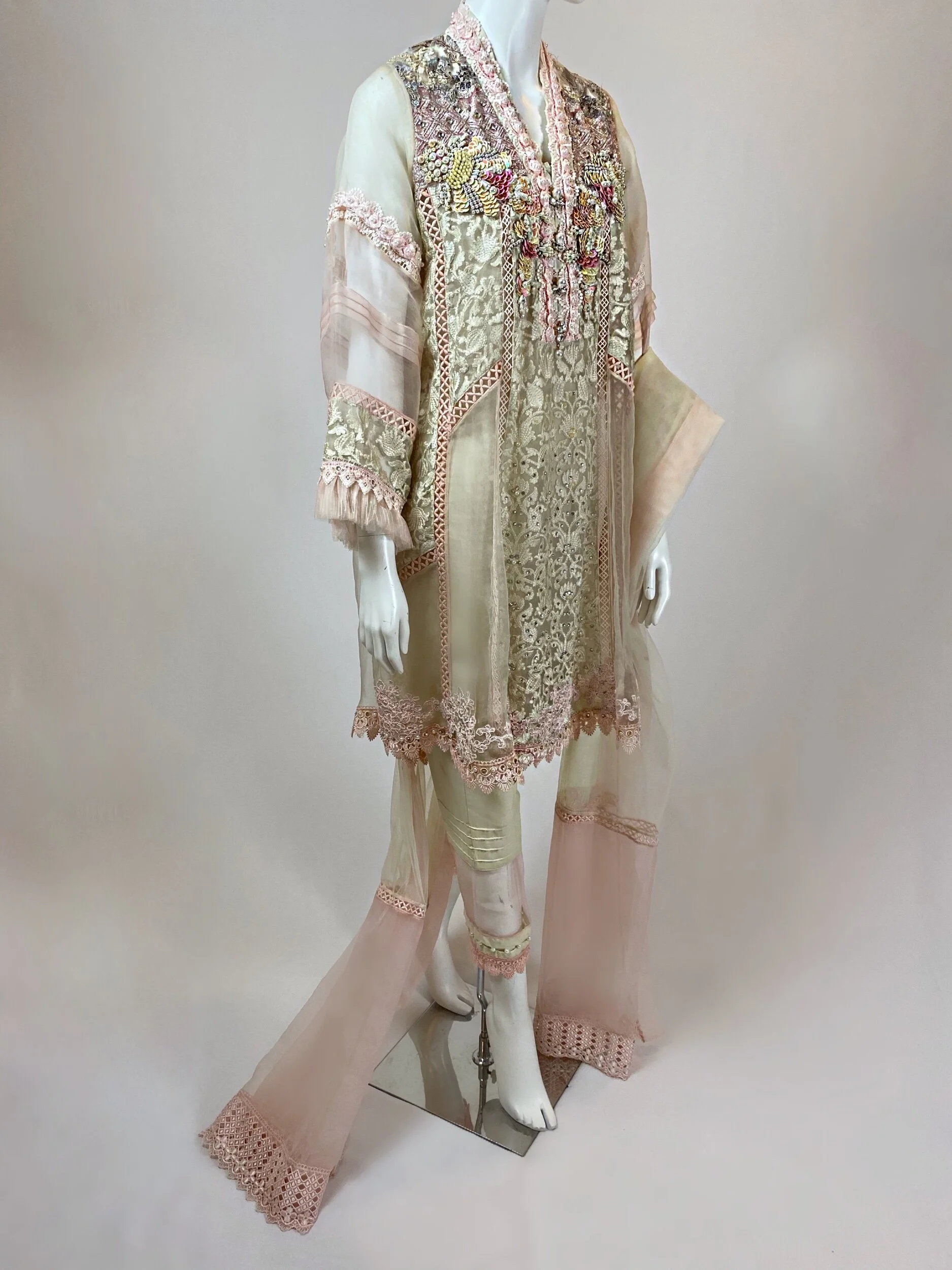 0C65276F-75D8-431C-9045-1CC83C162F53