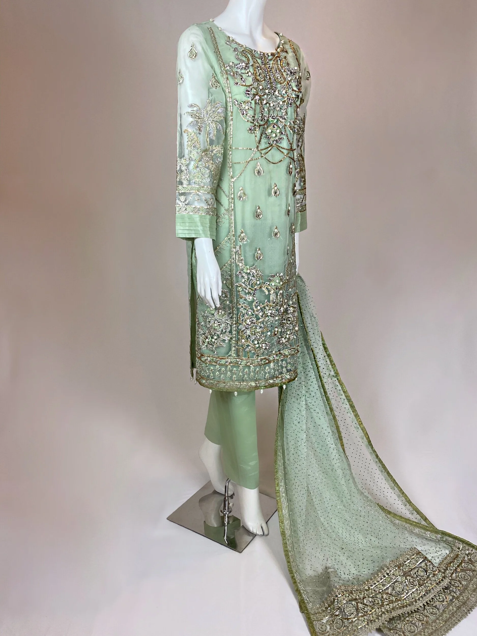 64BED79D-78EC-49C3-A85D-1A18A49B1805