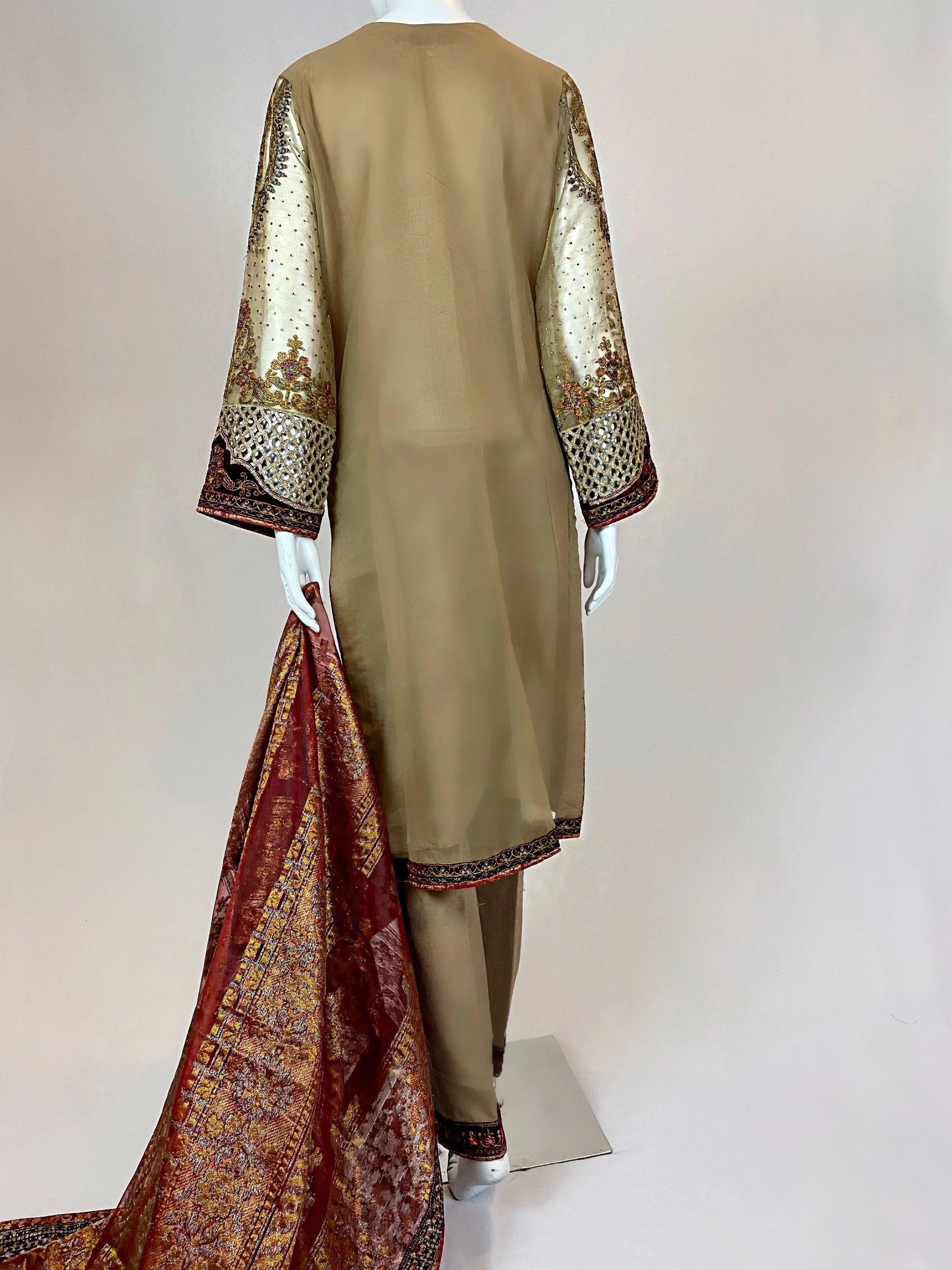 980FDDCC-7C5F-4A64-8C99-ADE8B92B9A68