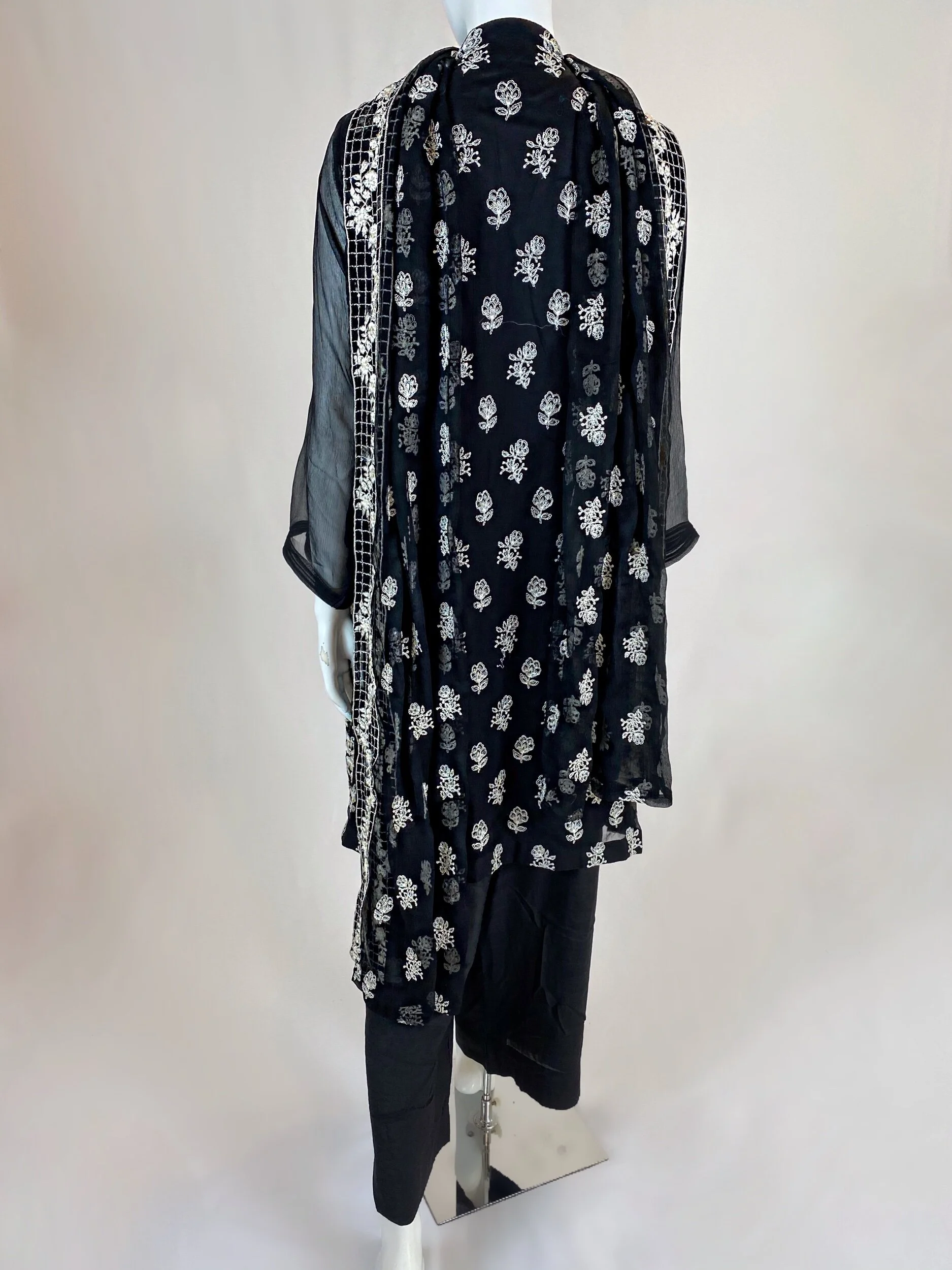 BE65A704-DA9D-49D5-9AD8-6885BB178184