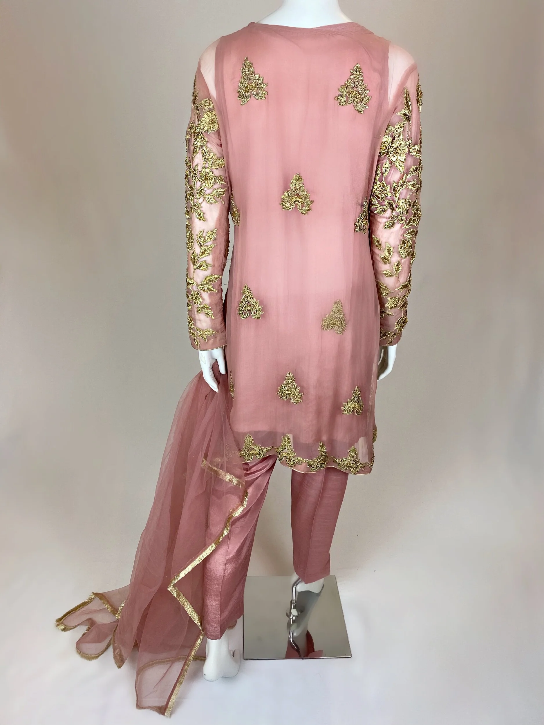 5C883C3B-4D36-453A-A810-857F08F83254