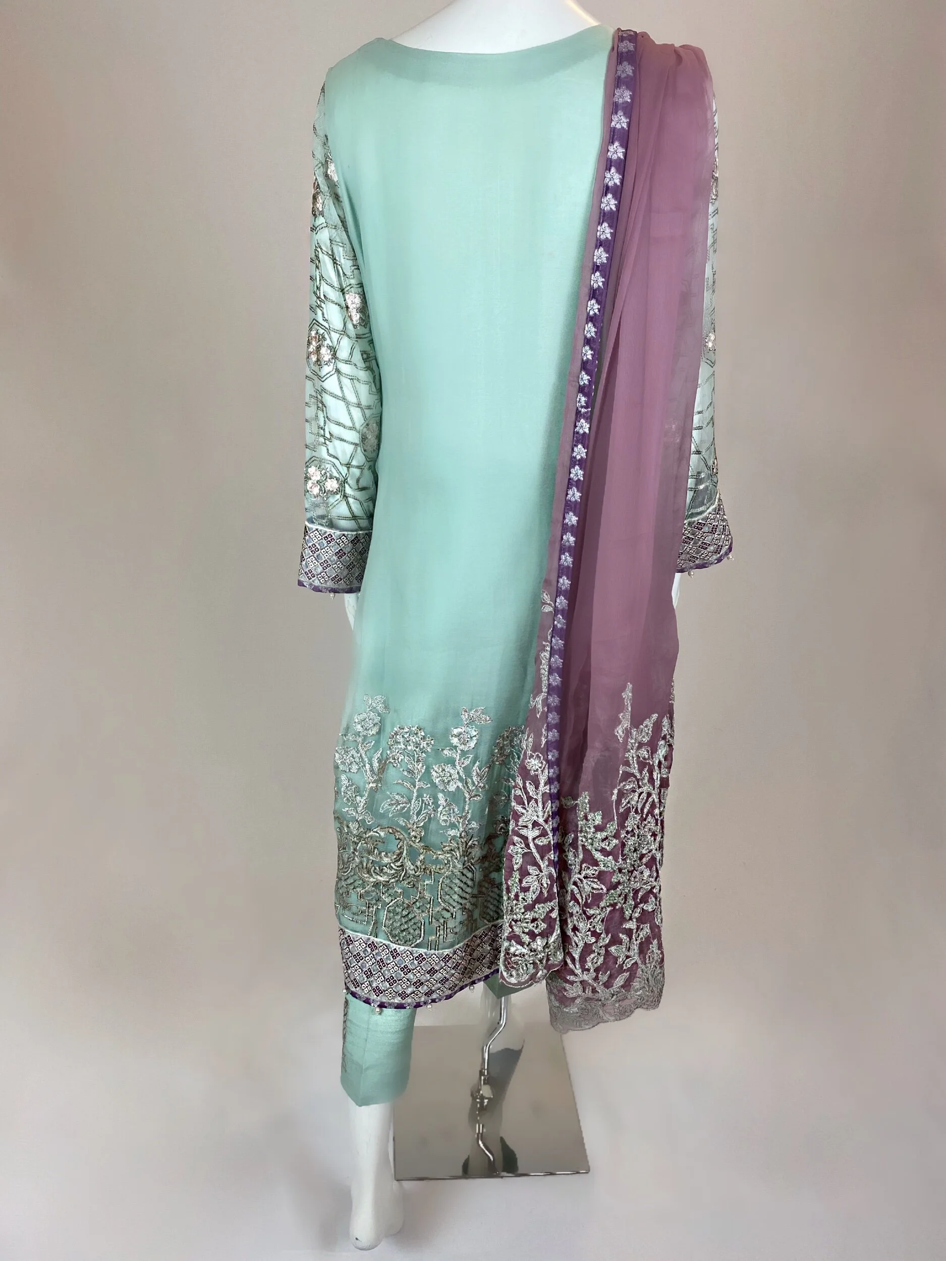 6340CEB9-D508-419E-9262-CAA132B9D137