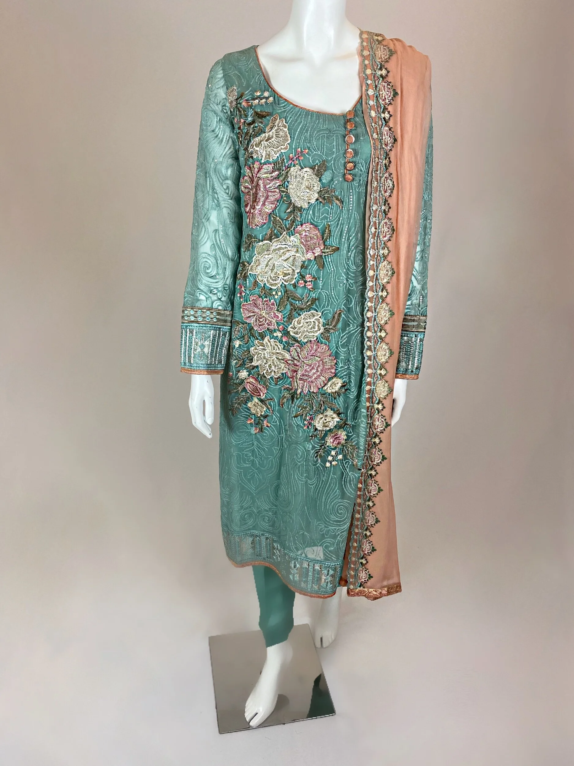 64592B52-972D-4405-AC33-EECC09D91F4A