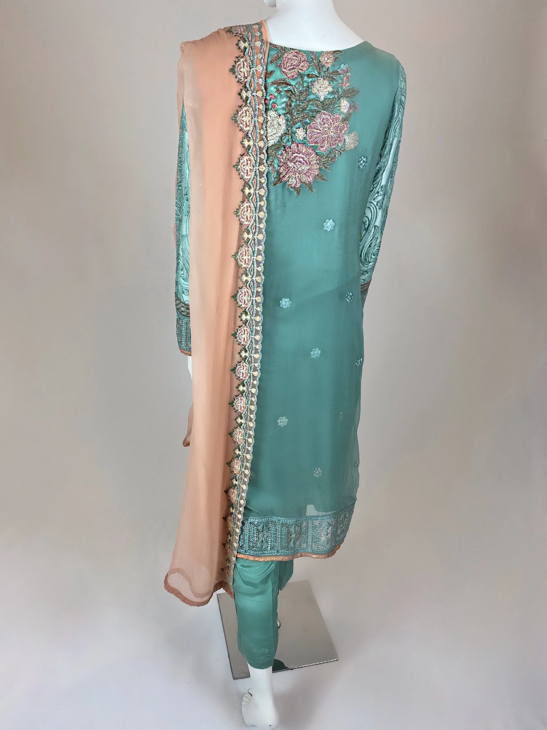 D5A231BD-9F9B-4A39-B27F-F75C937AD8C0