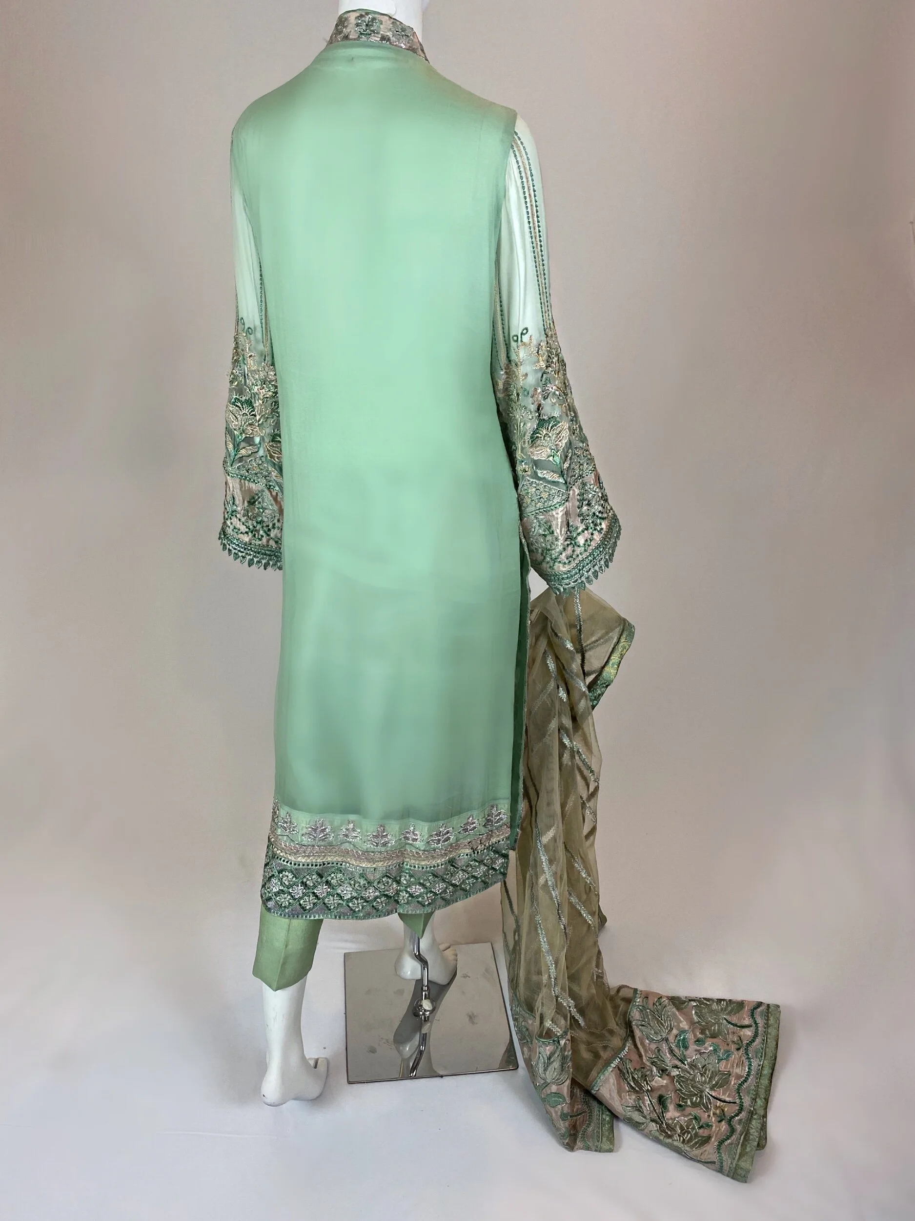 038D8A22-BB5E-4EC4-9290-255ACD332699