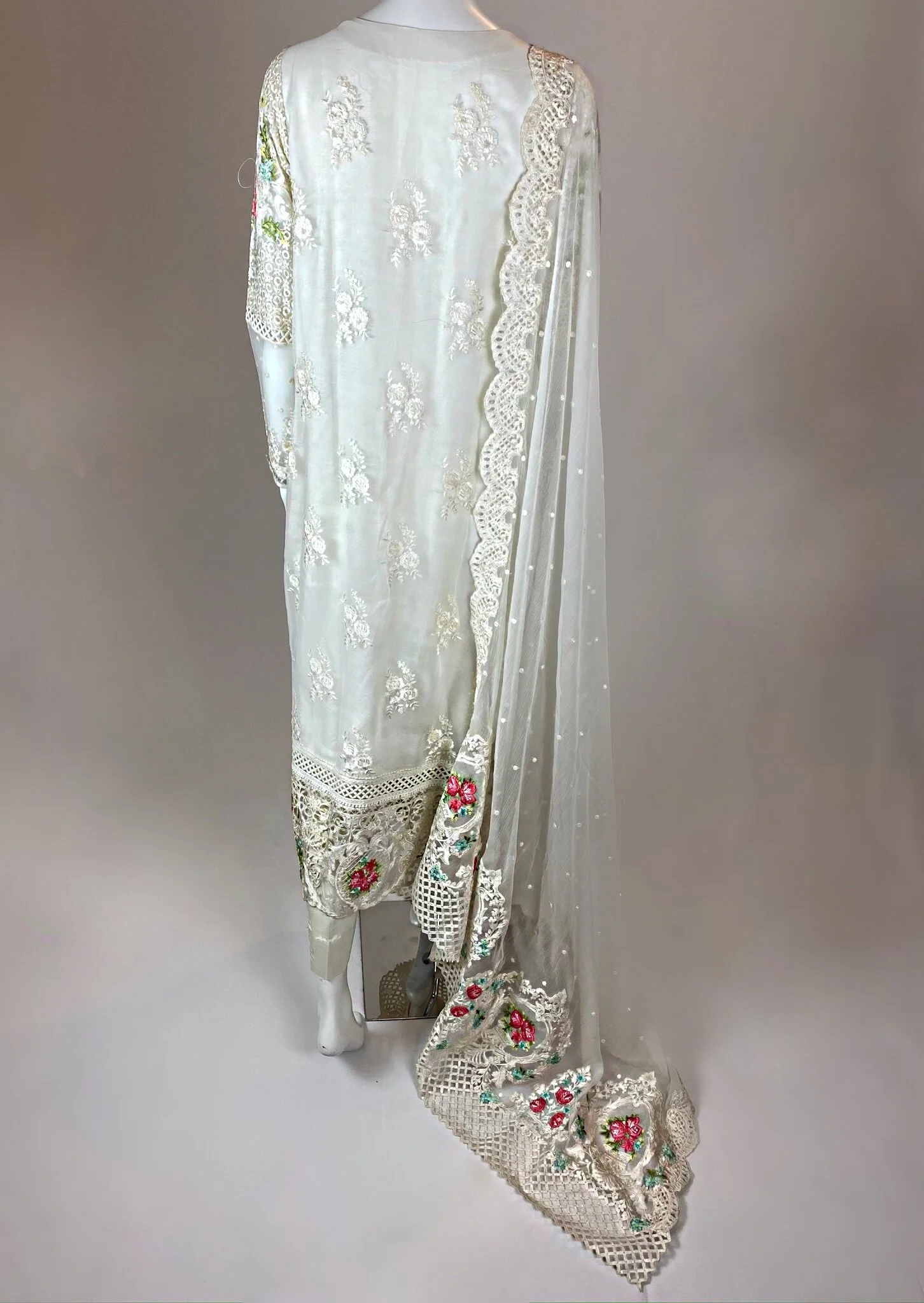 AFD1FB90-1358-4644-907B-9E30F84108EE