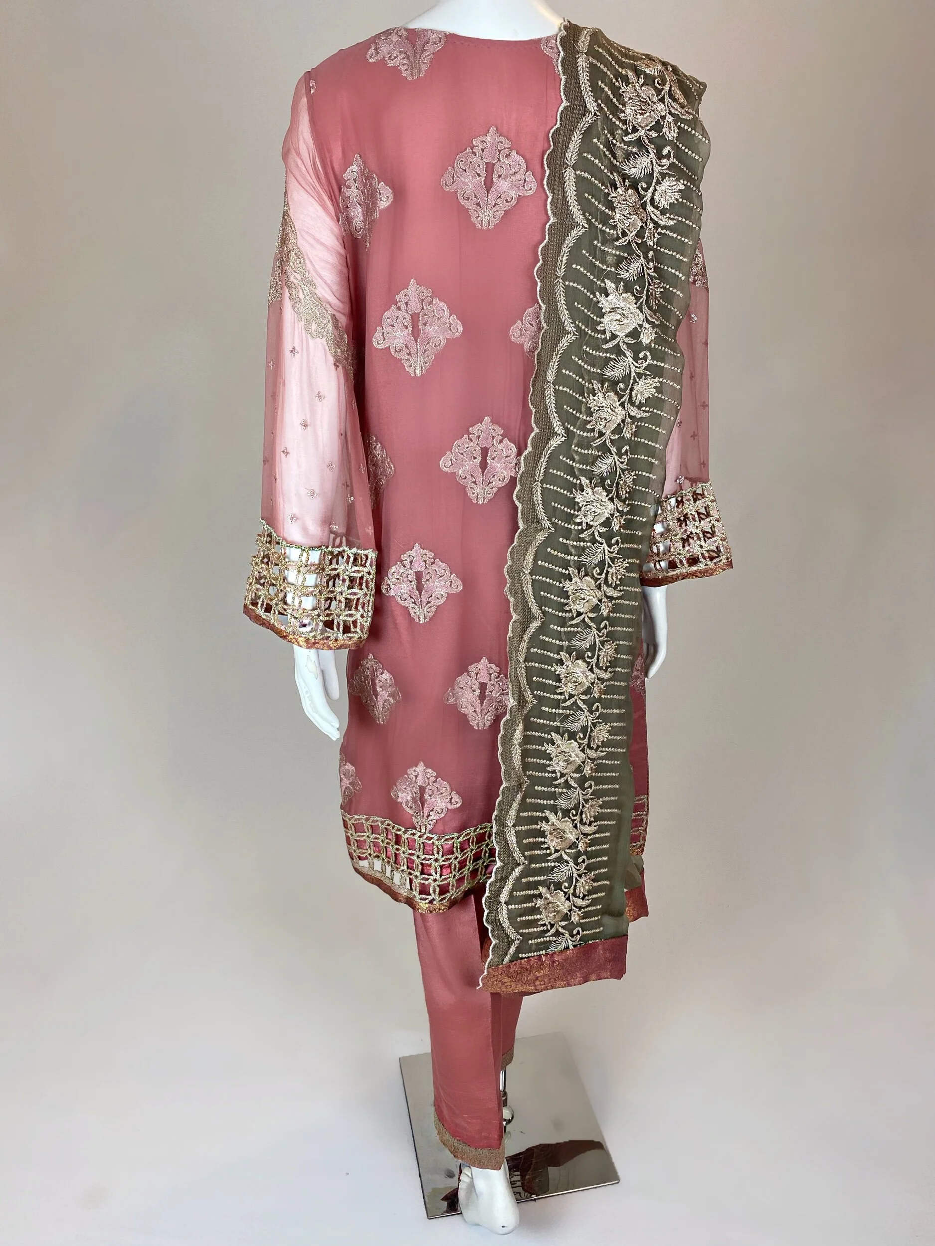 5D1601CD-9295-4148-BF9F-F074DC6E0B43