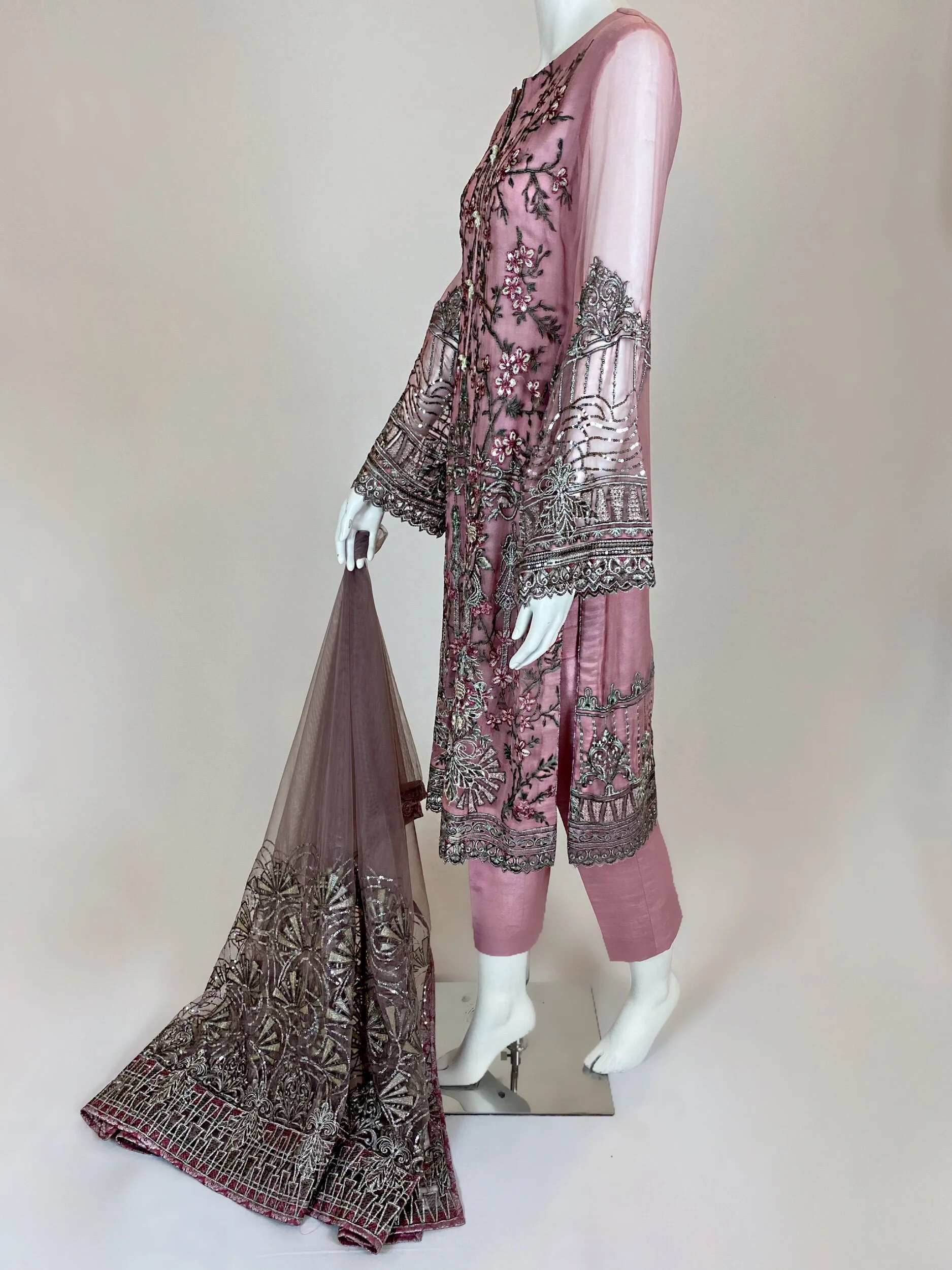 082D76C7-47B5-4843-9035-D0E298379A92